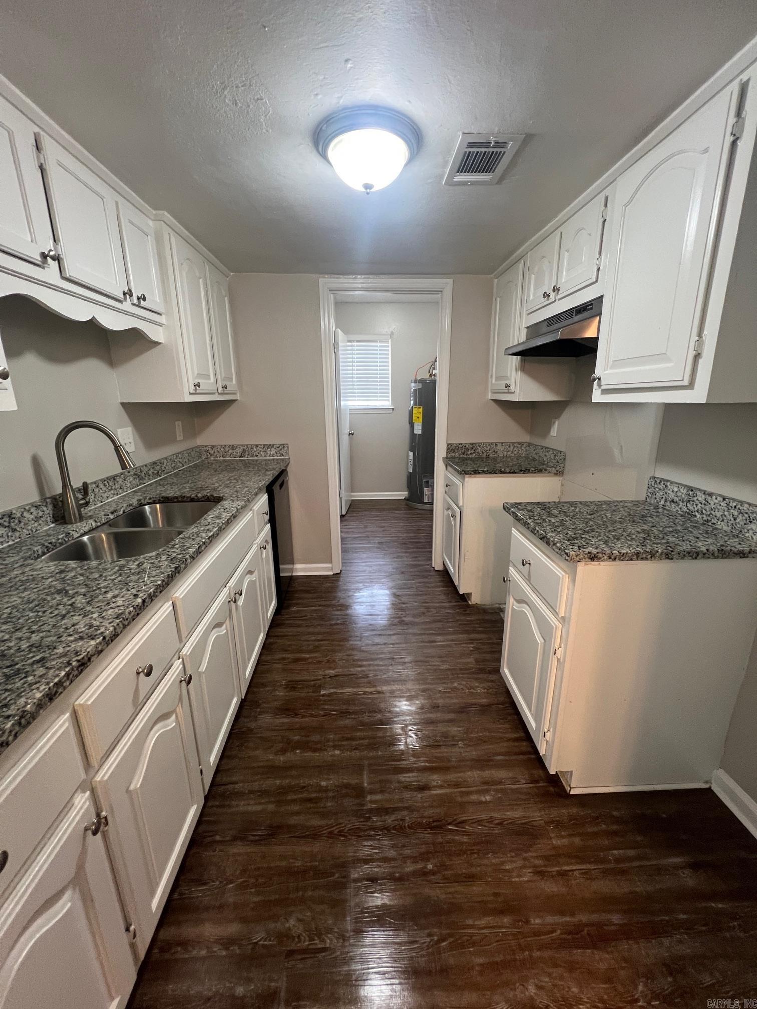 TWIN LAKES - Residential