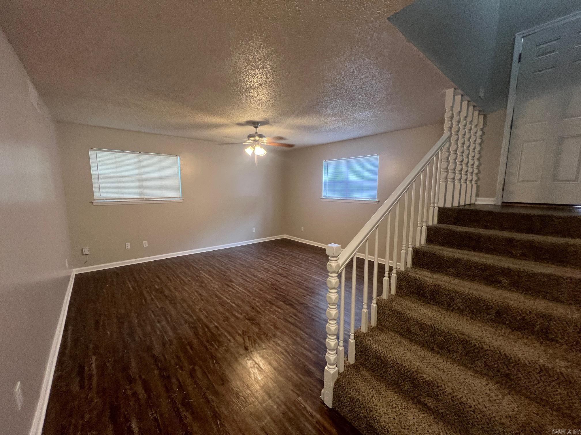 TWIN LAKES - Residential