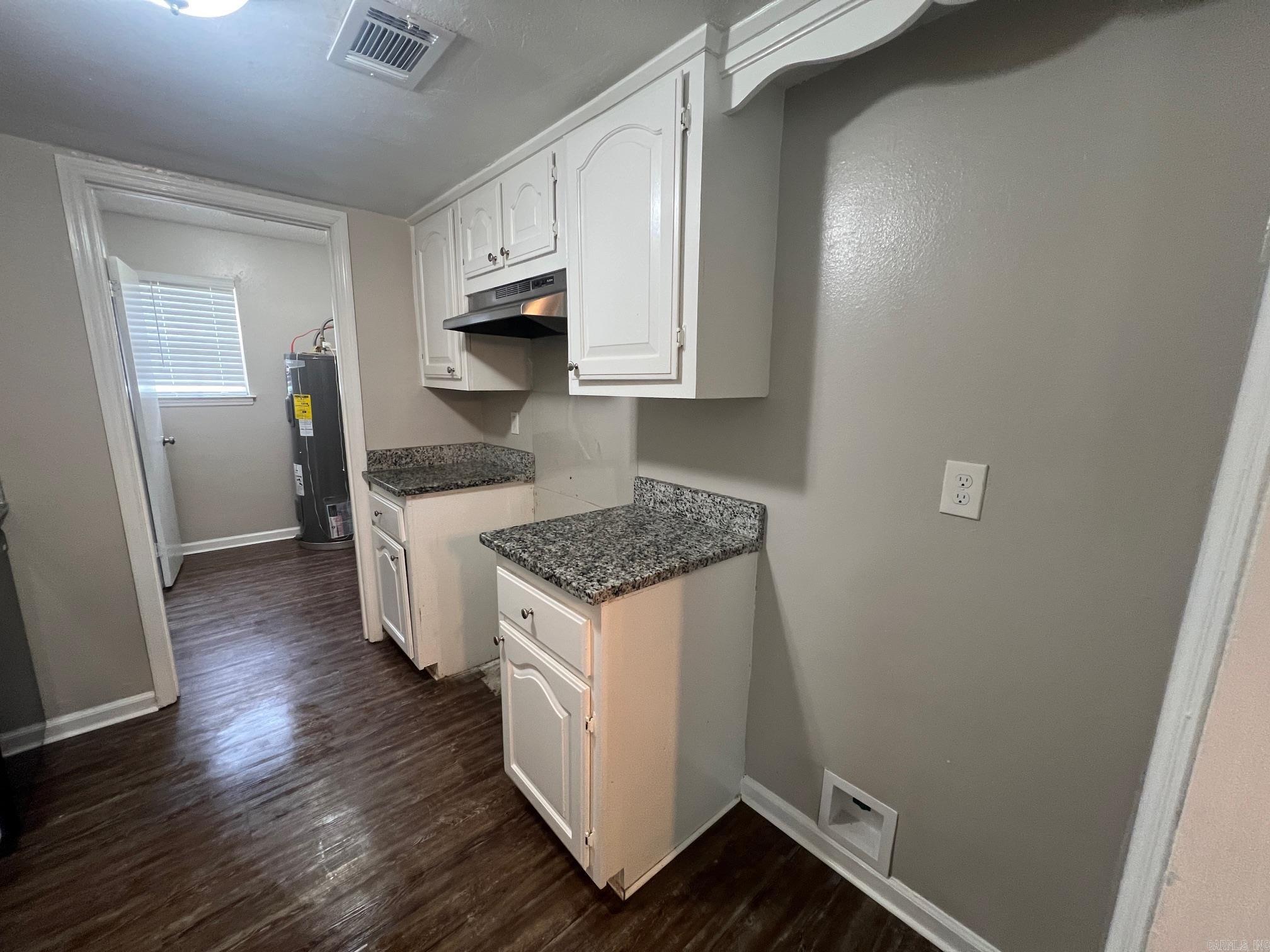 TWIN LAKES - Residential