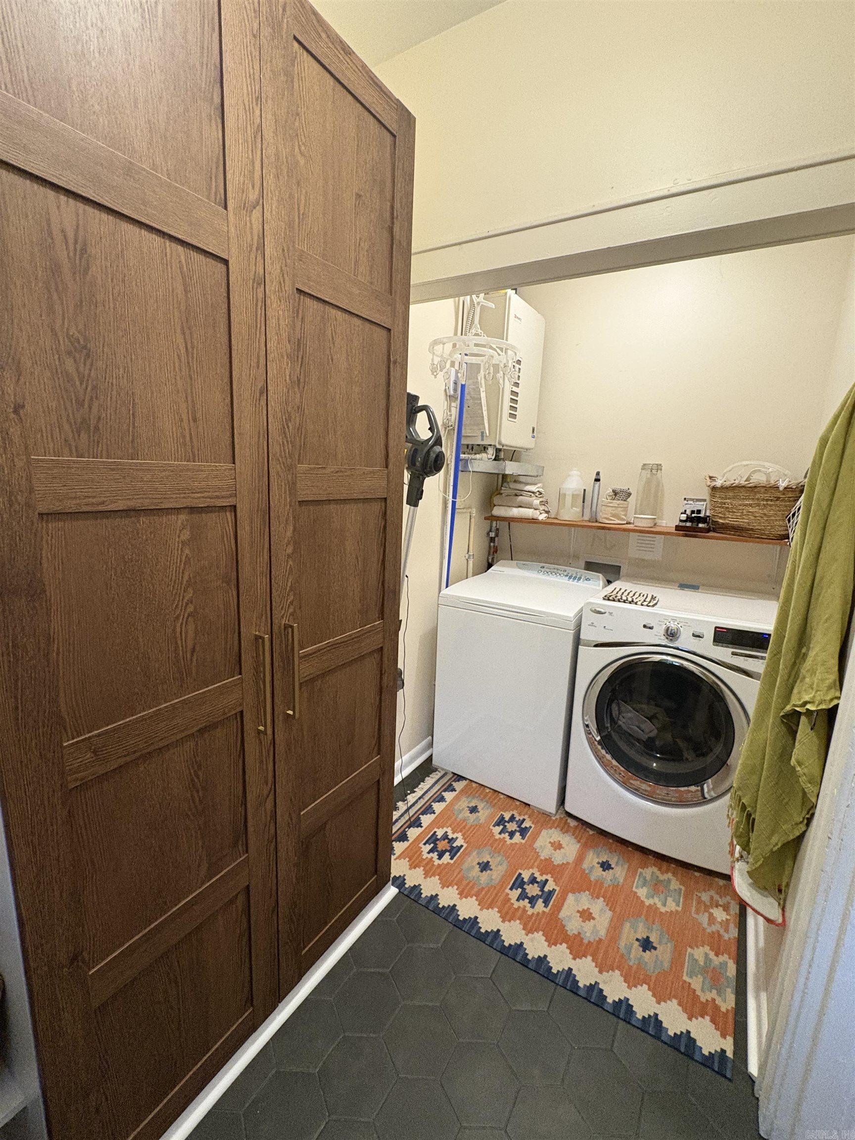 OAK FOREST - Residential