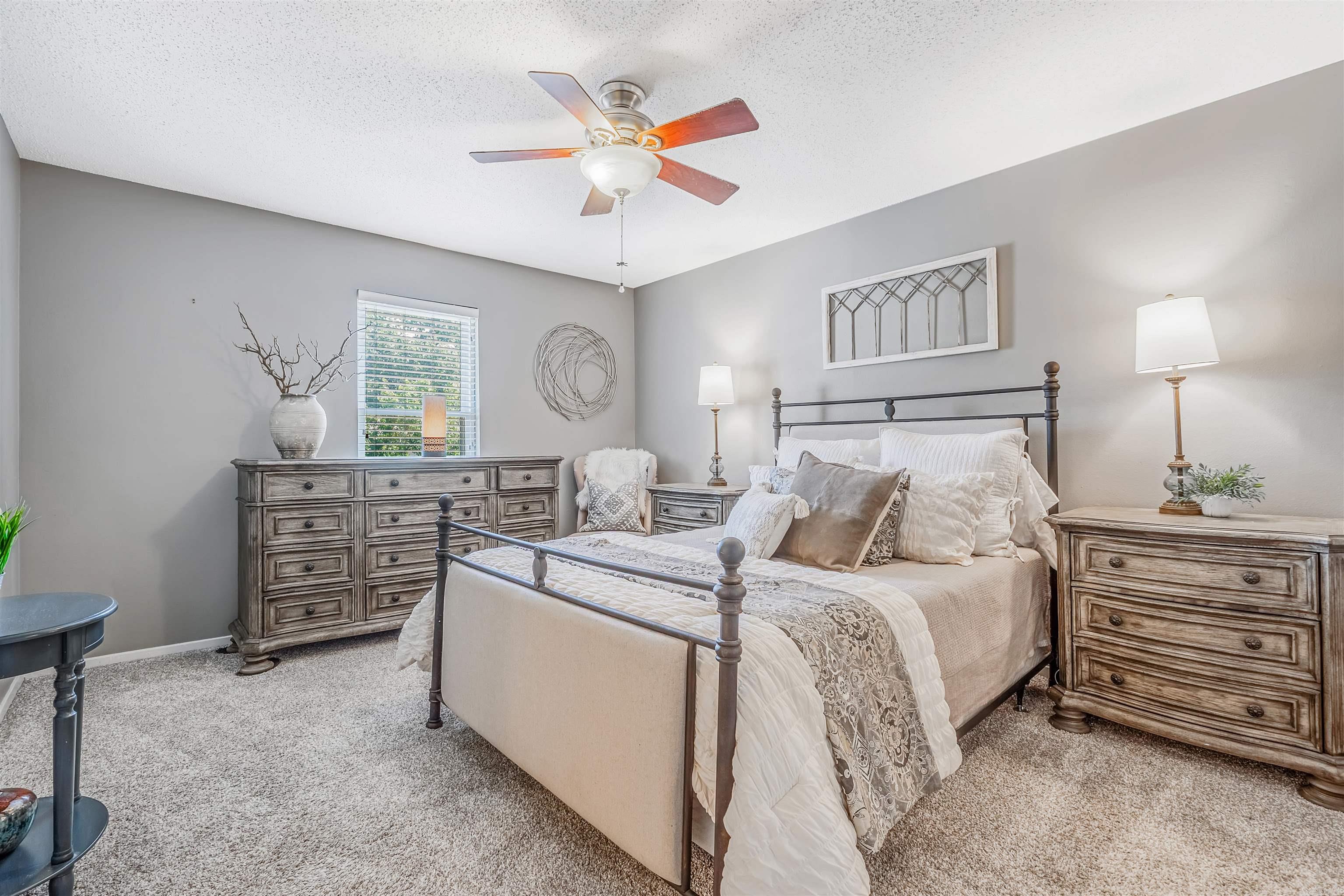 OAKCREST MANOR TWNHMS - Residential