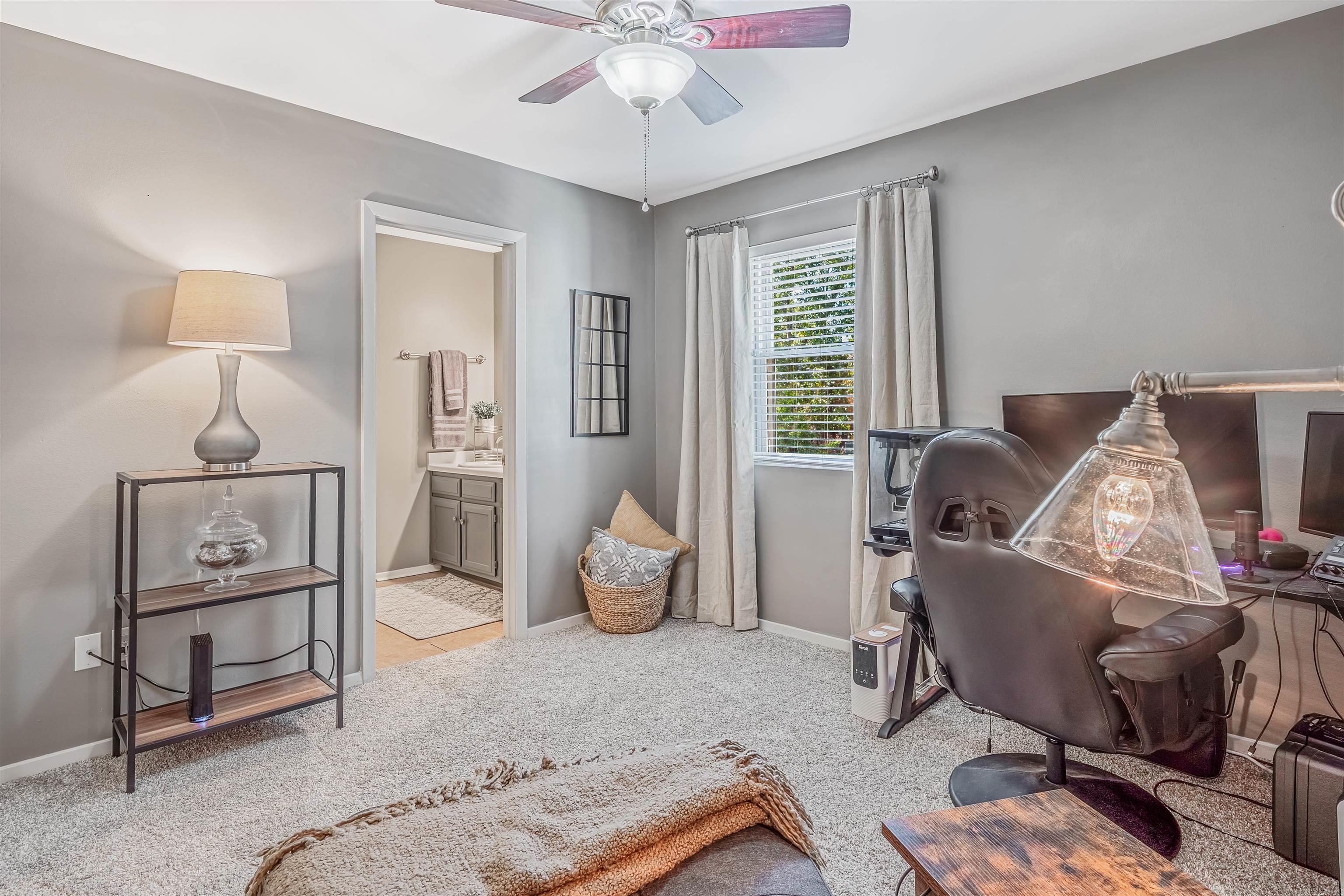 OAKCREST MANOR TWNHMS - Residential