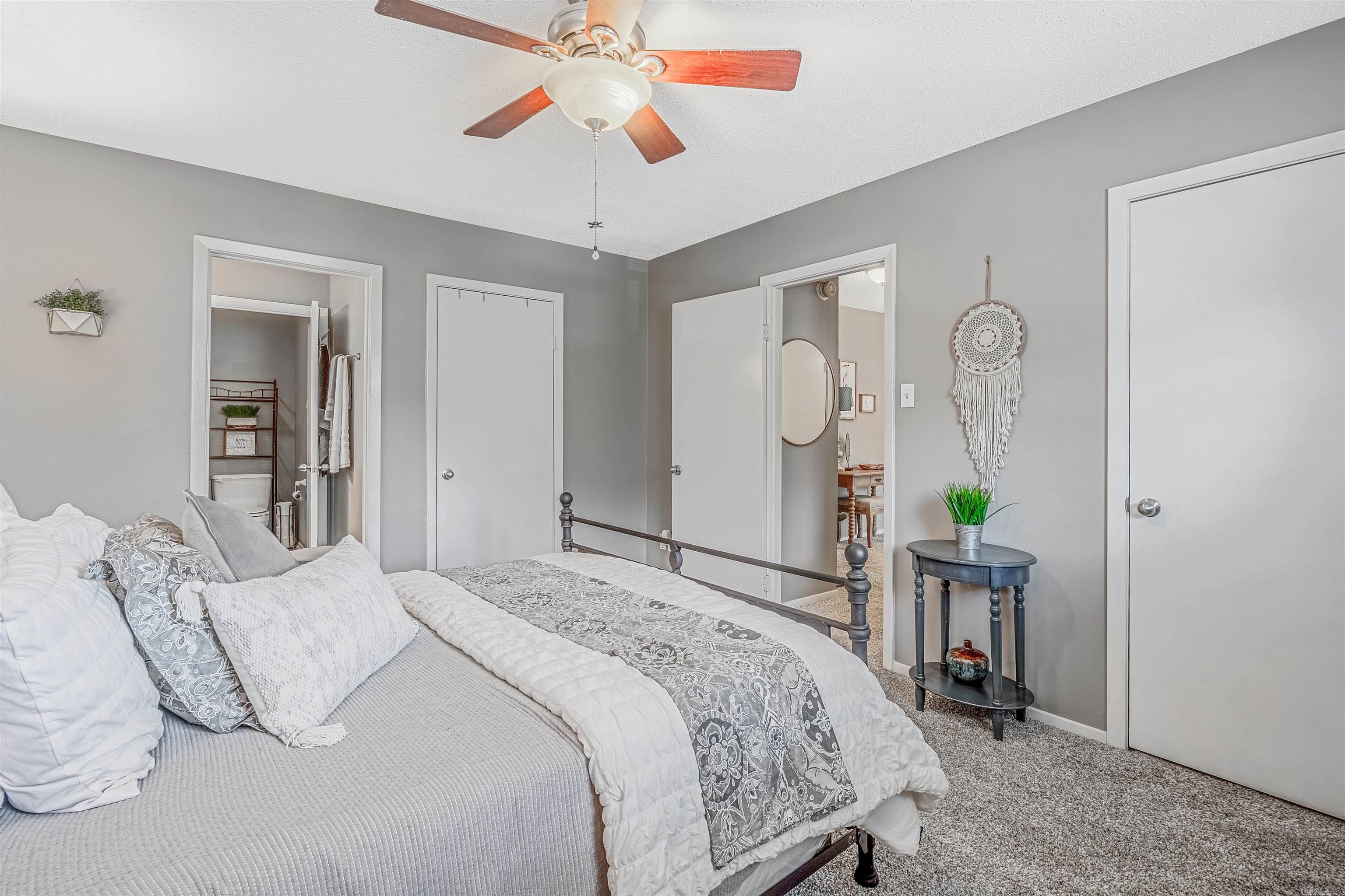 OAKCREST MANOR TWNHMS - Residential