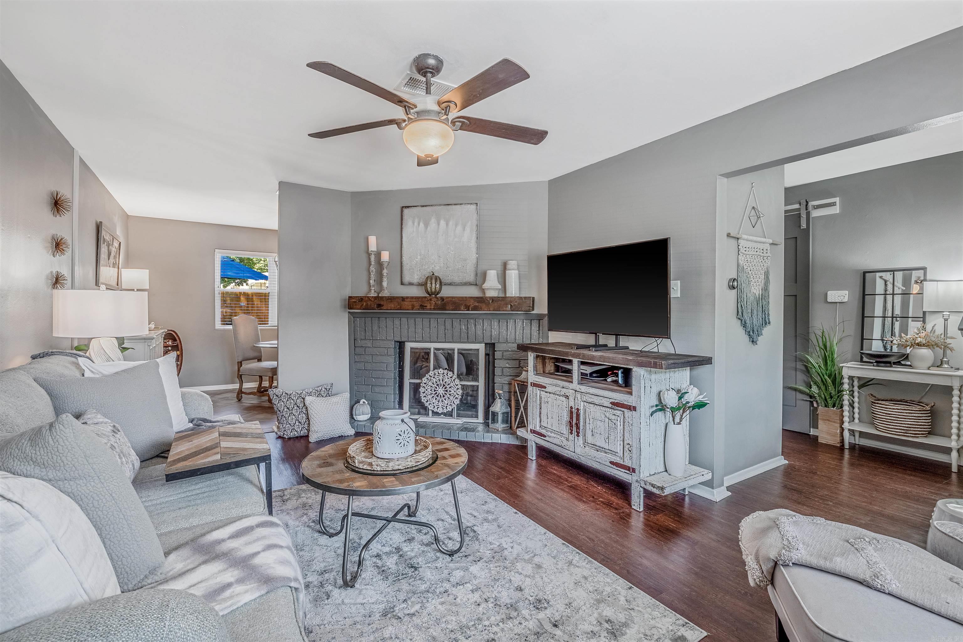 OAKCREST MANOR TWNHMS - Residential