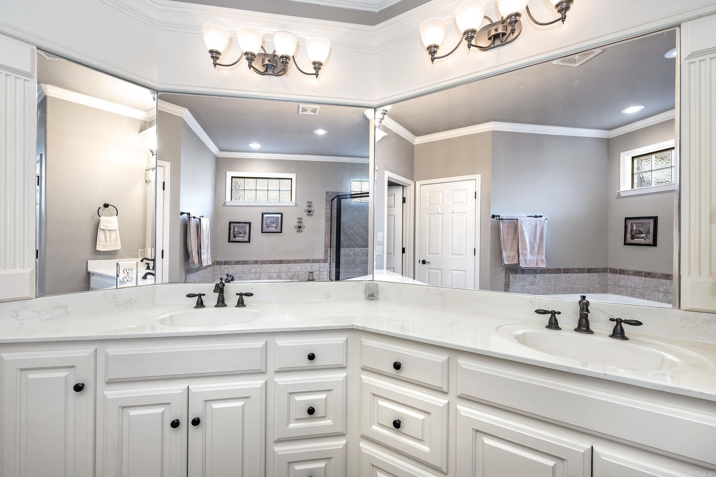 MILLERS CROSSING - Residential