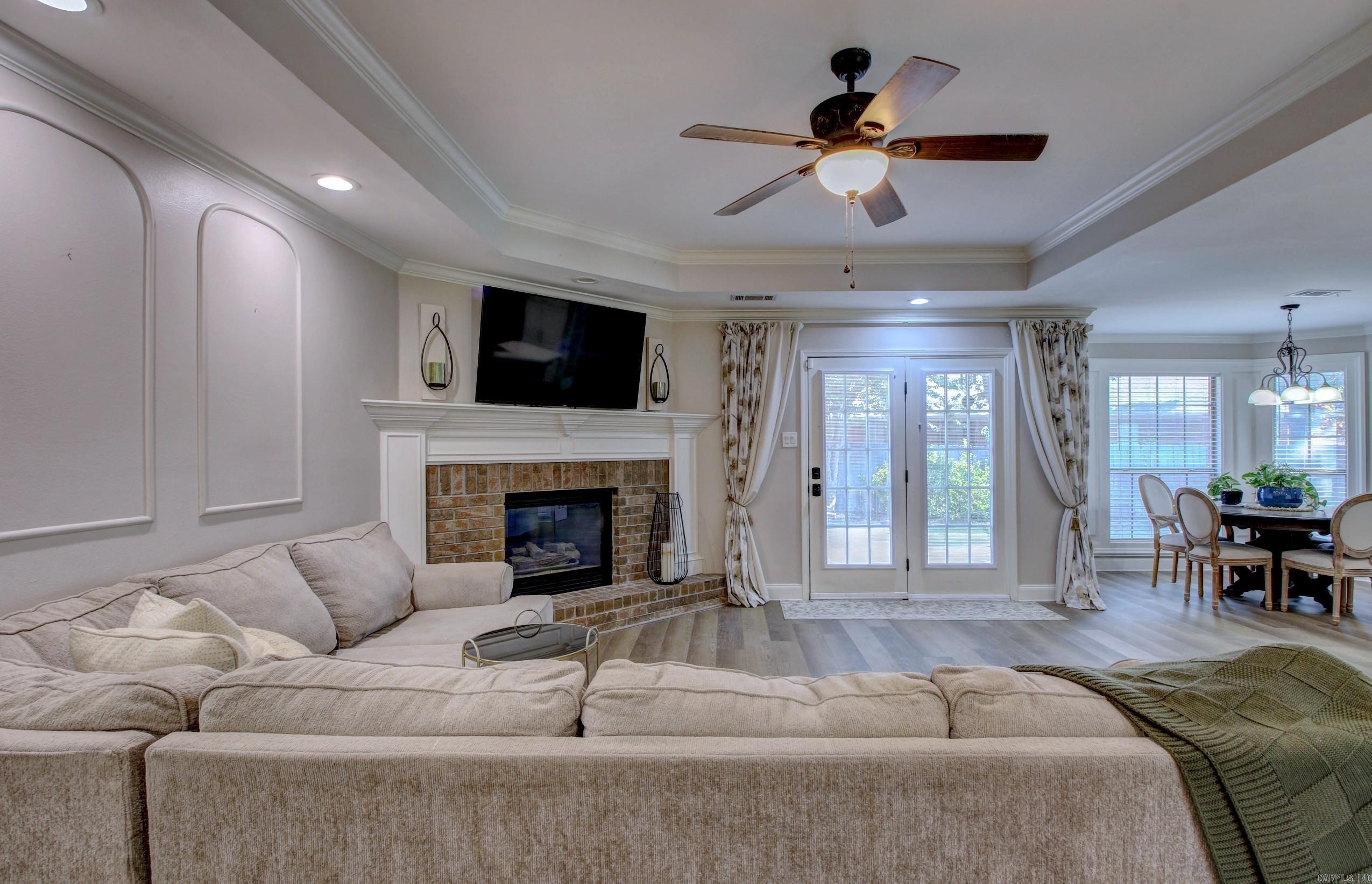 COUNTRY CLUB OF ARK THE - Residential