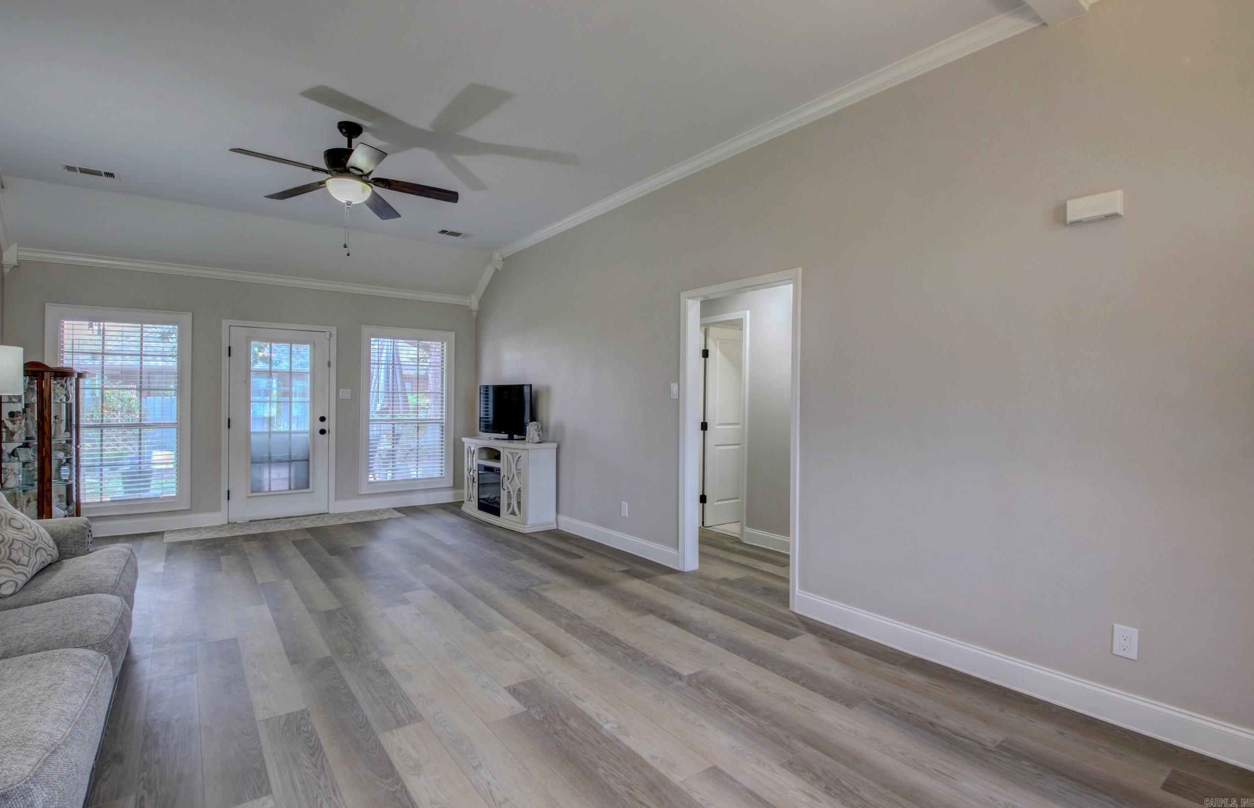 COUNTRY CLUB OF ARK THE - Residential