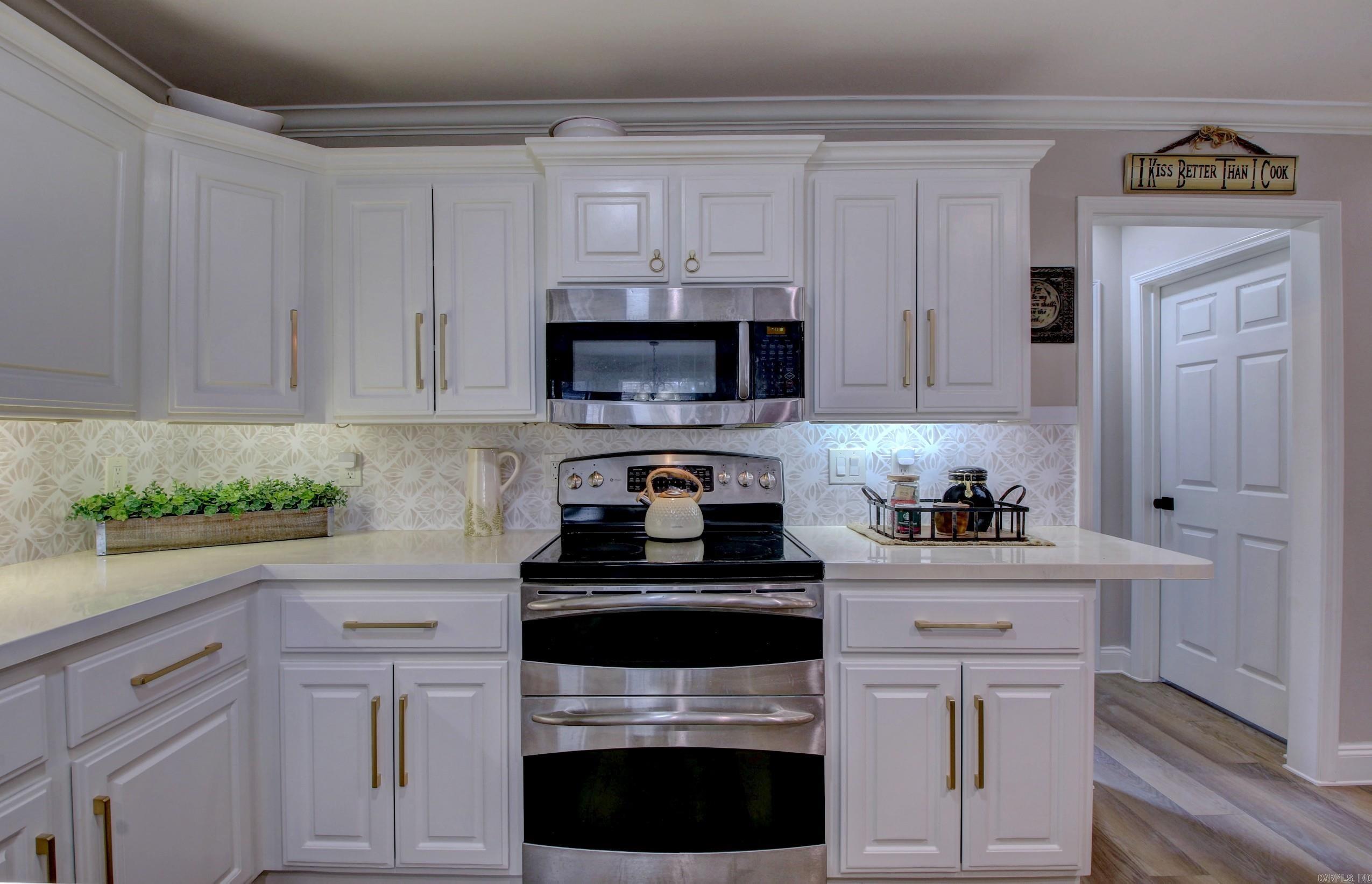 COUNTRY CLUB OF ARK THE - Residential