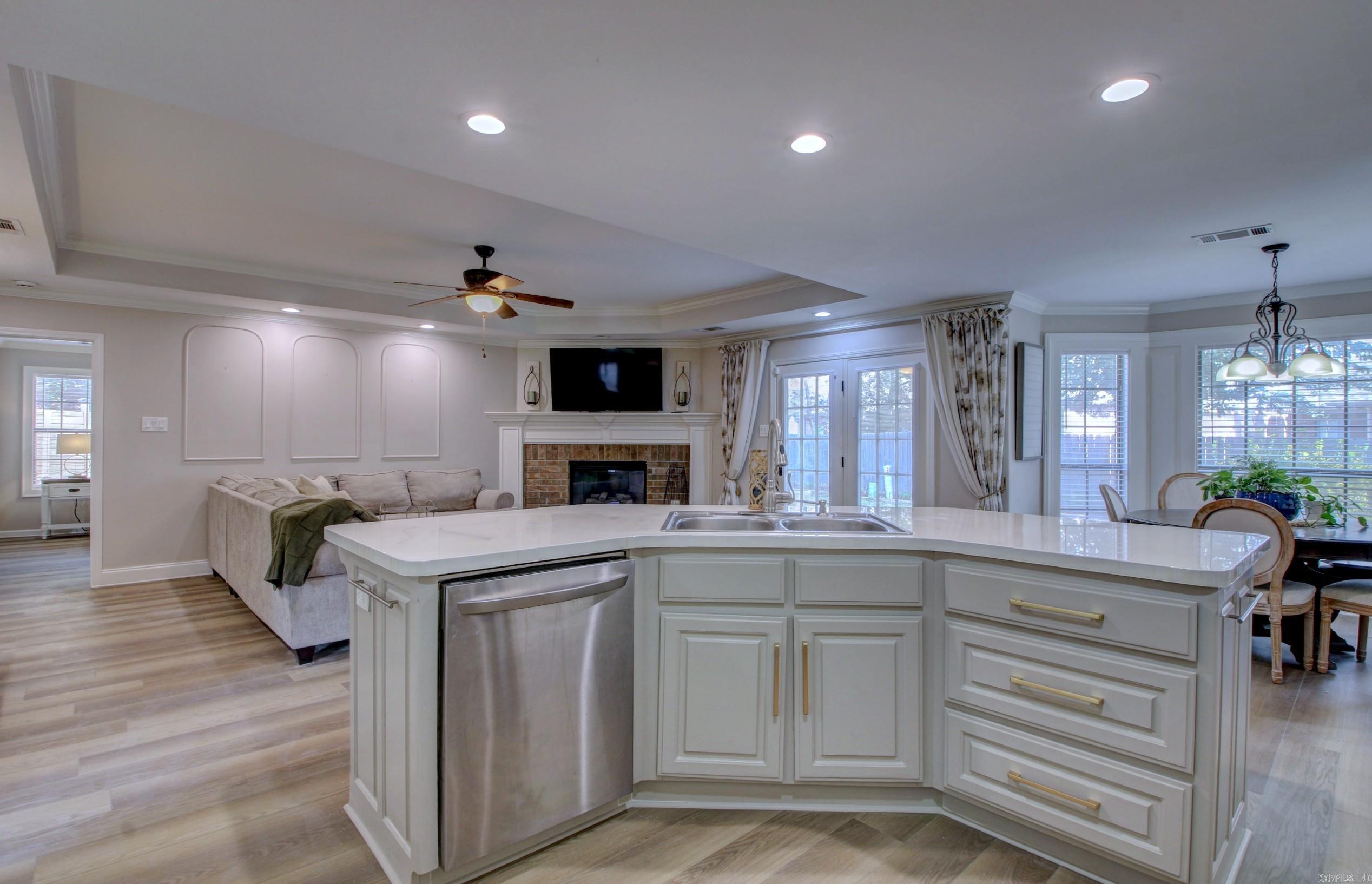 COUNTRY CLUB OF ARK THE - Residential