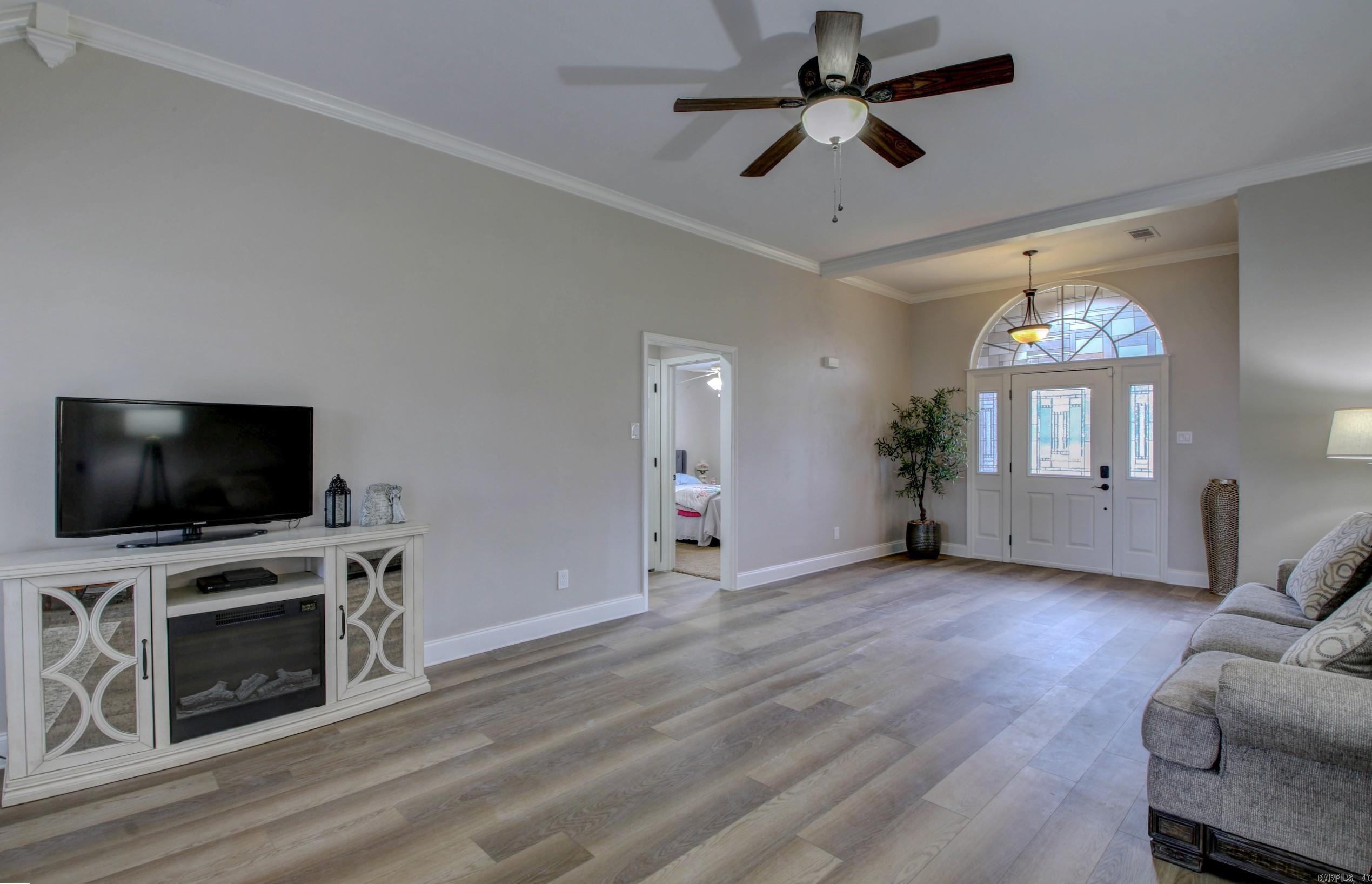 COUNTRY CLUB OF ARK THE - Residential