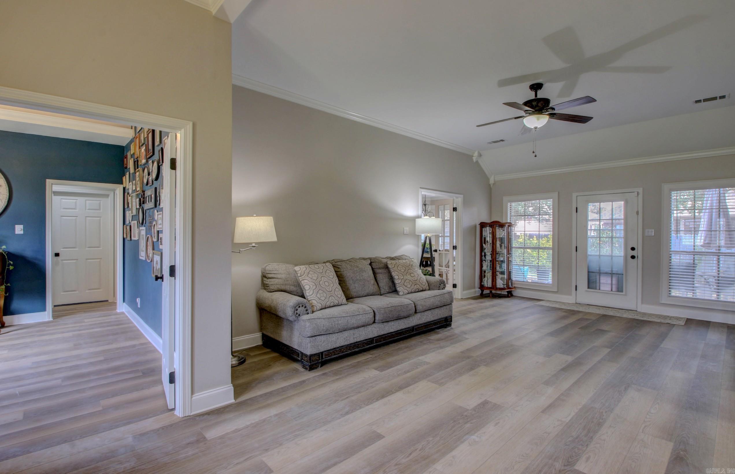 COUNTRY CLUB OF ARK THE - Residential