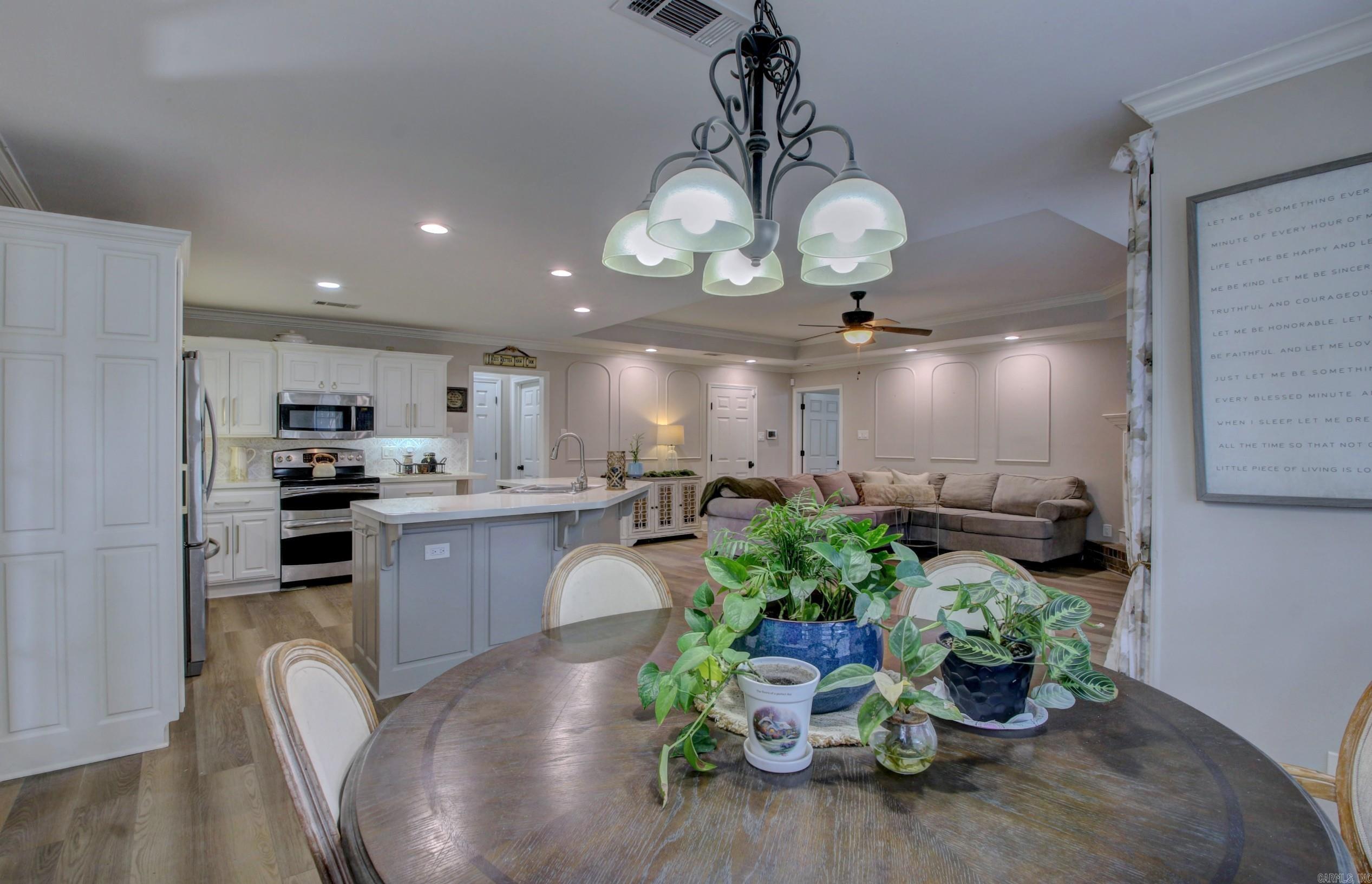 COUNTRY CLUB OF ARK THE - Residential