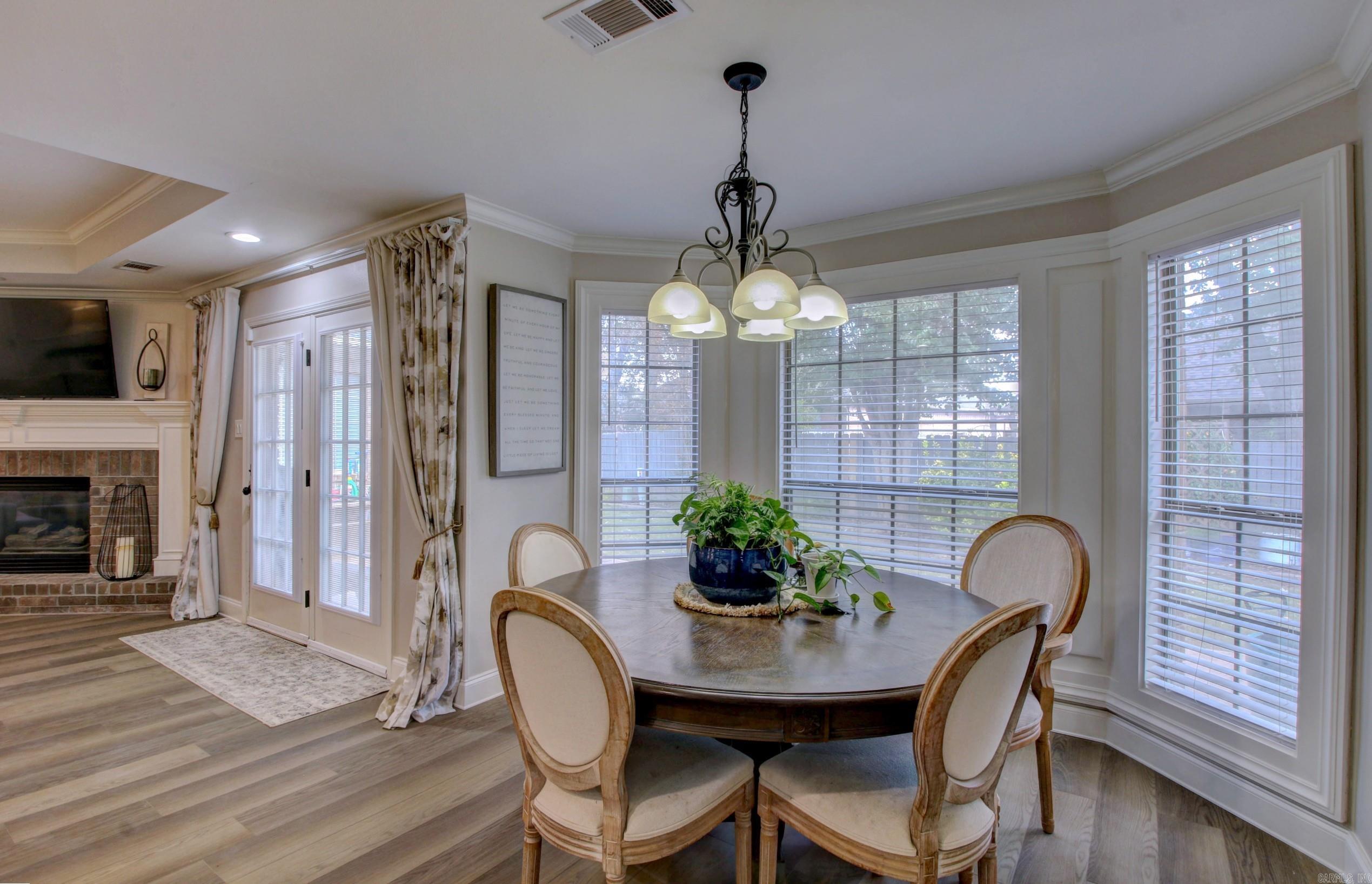 COUNTRY CLUB OF ARK THE - Residential