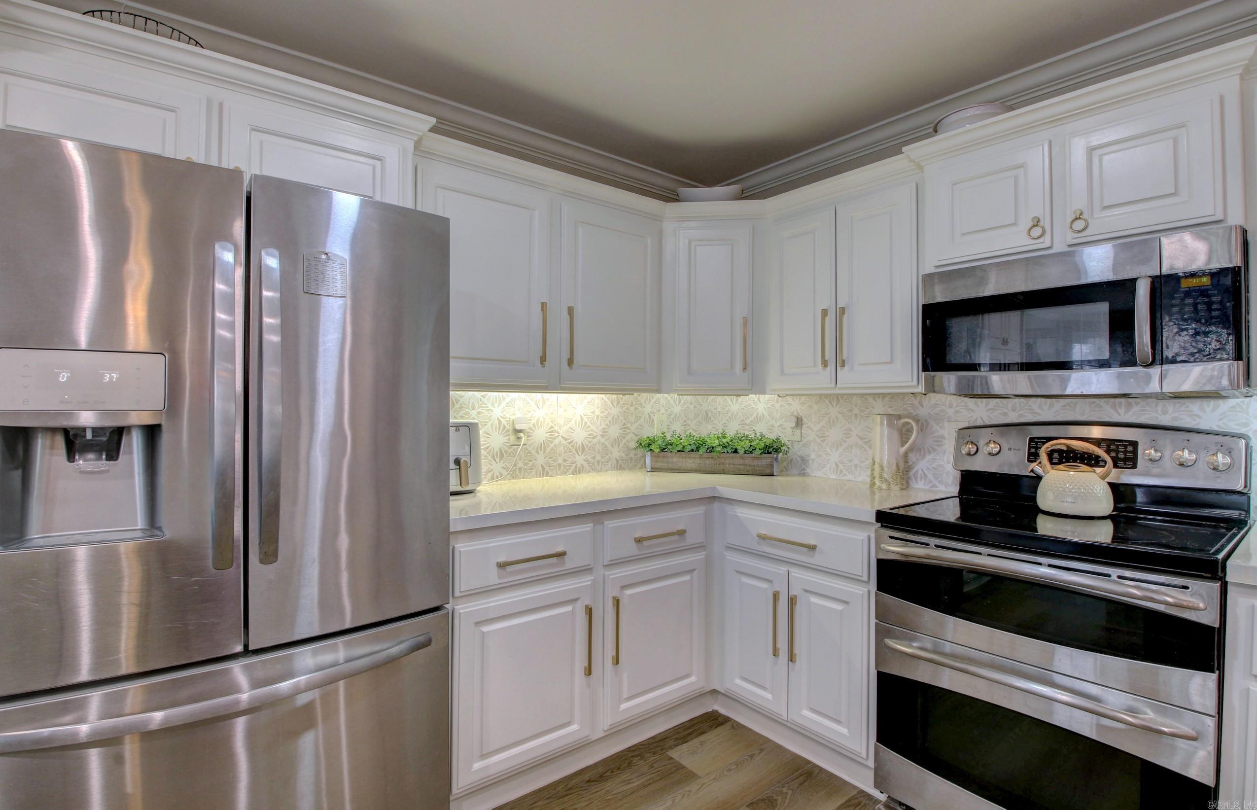 COUNTRY CLUB OF ARK THE - Residential