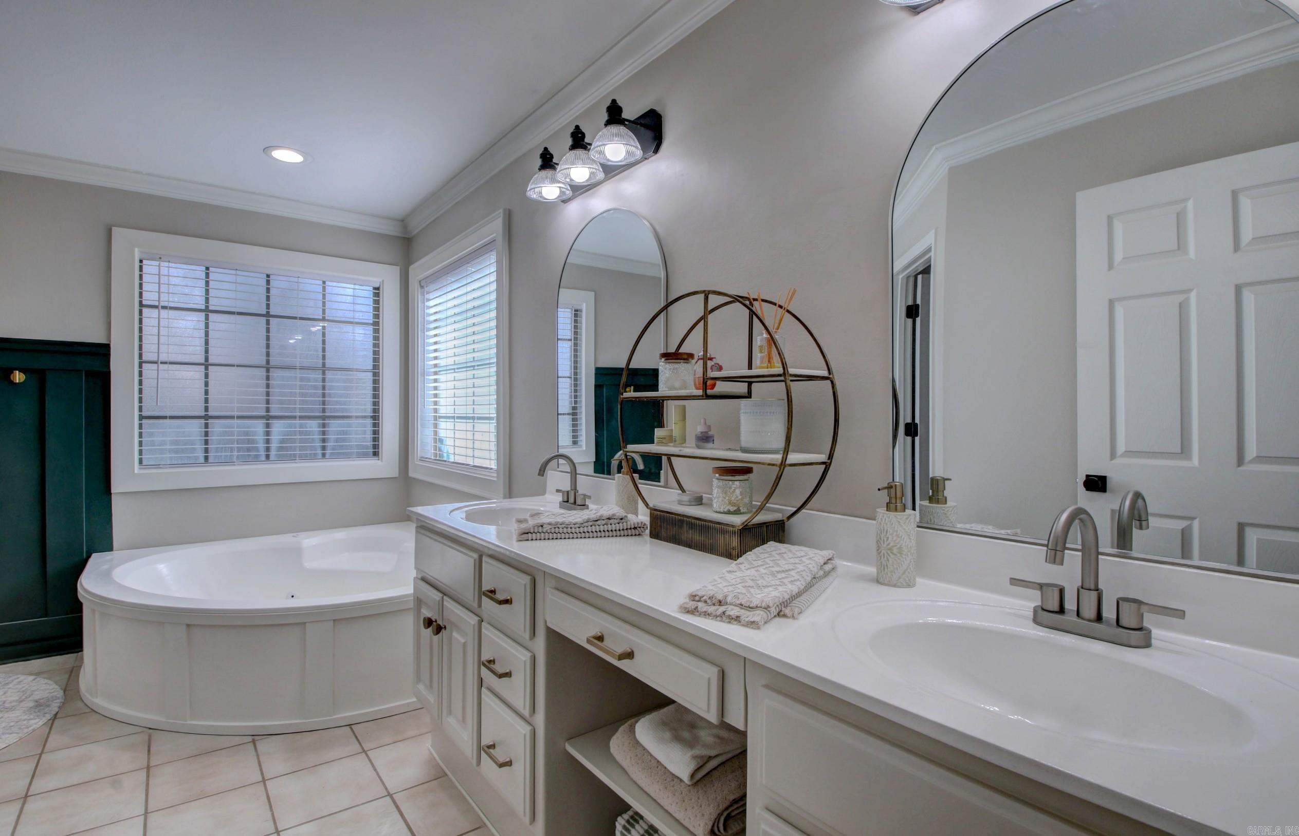 COUNTRY CLUB OF ARK THE - Residential