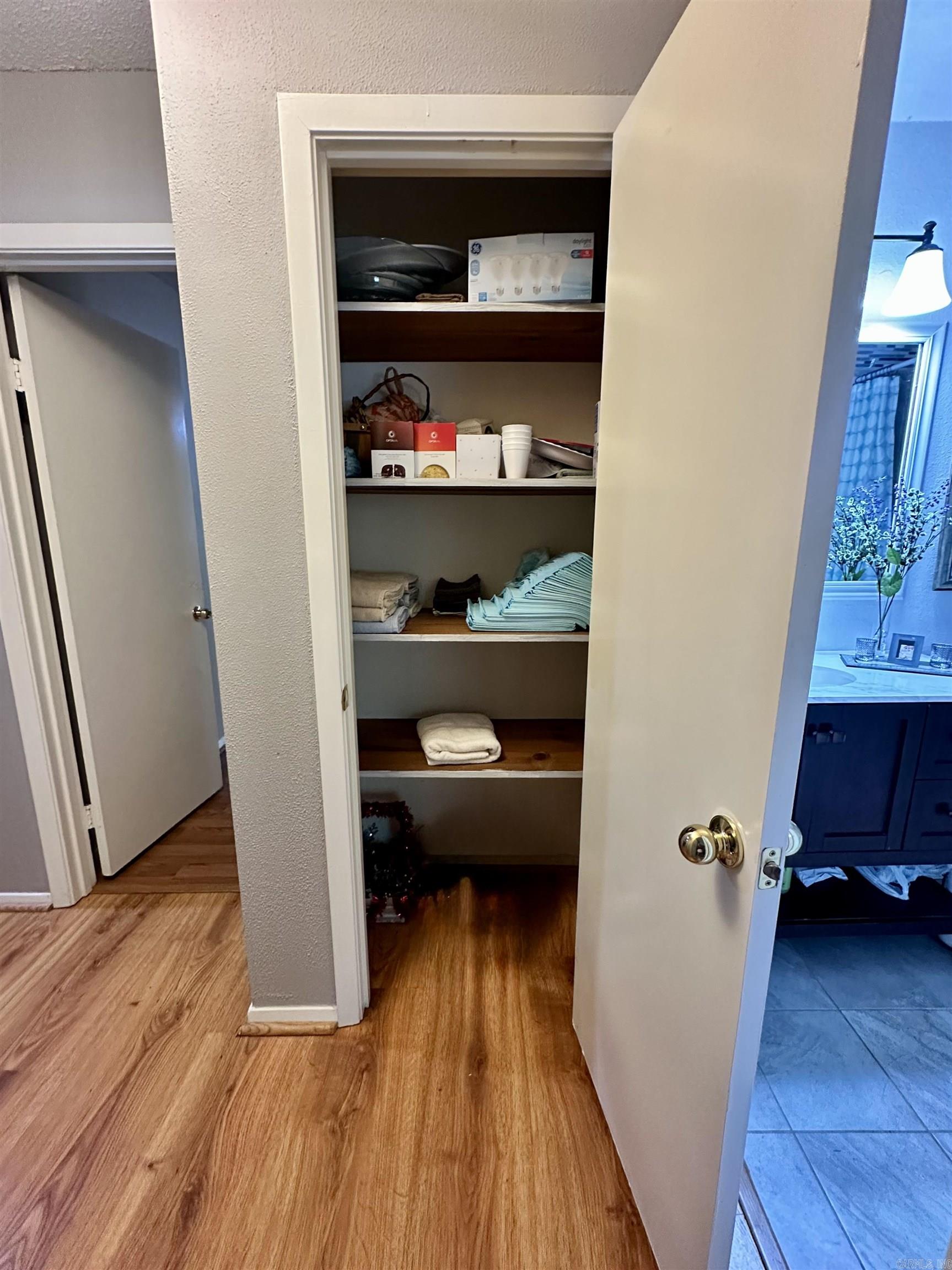 Mark Manor - Residential