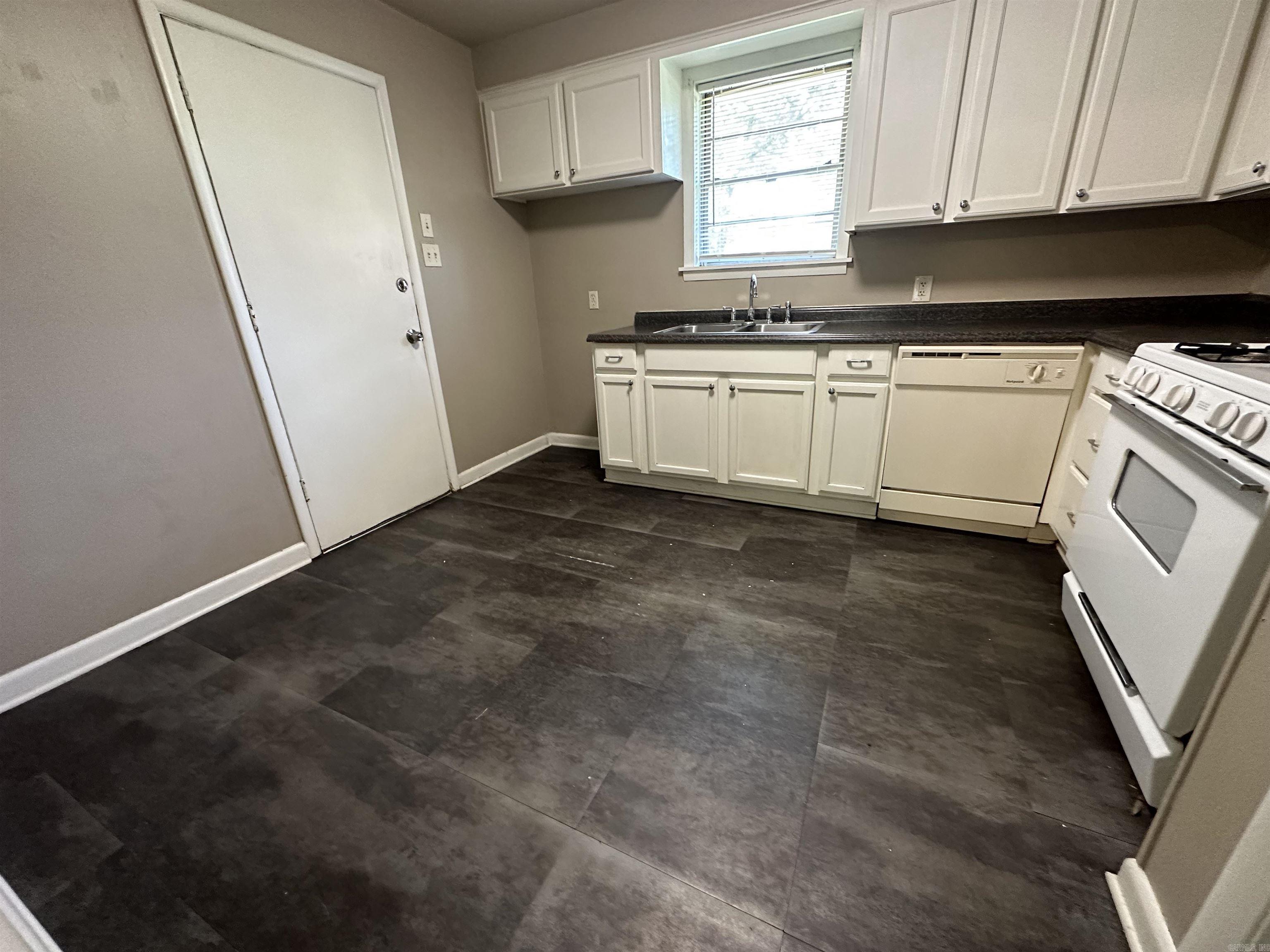 West Markham Heights - Residential Lease