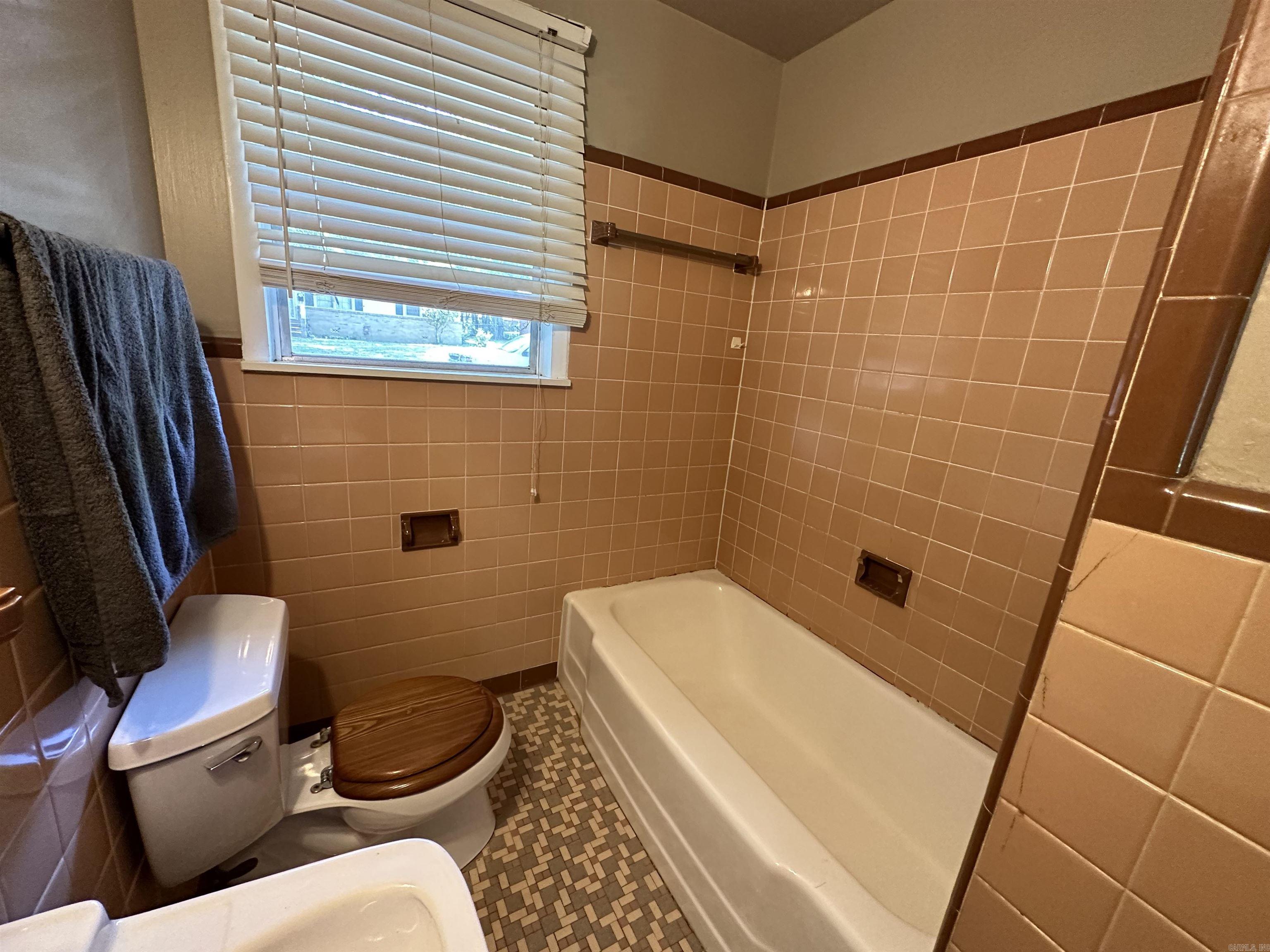 West Markham Heights - Residential Lease