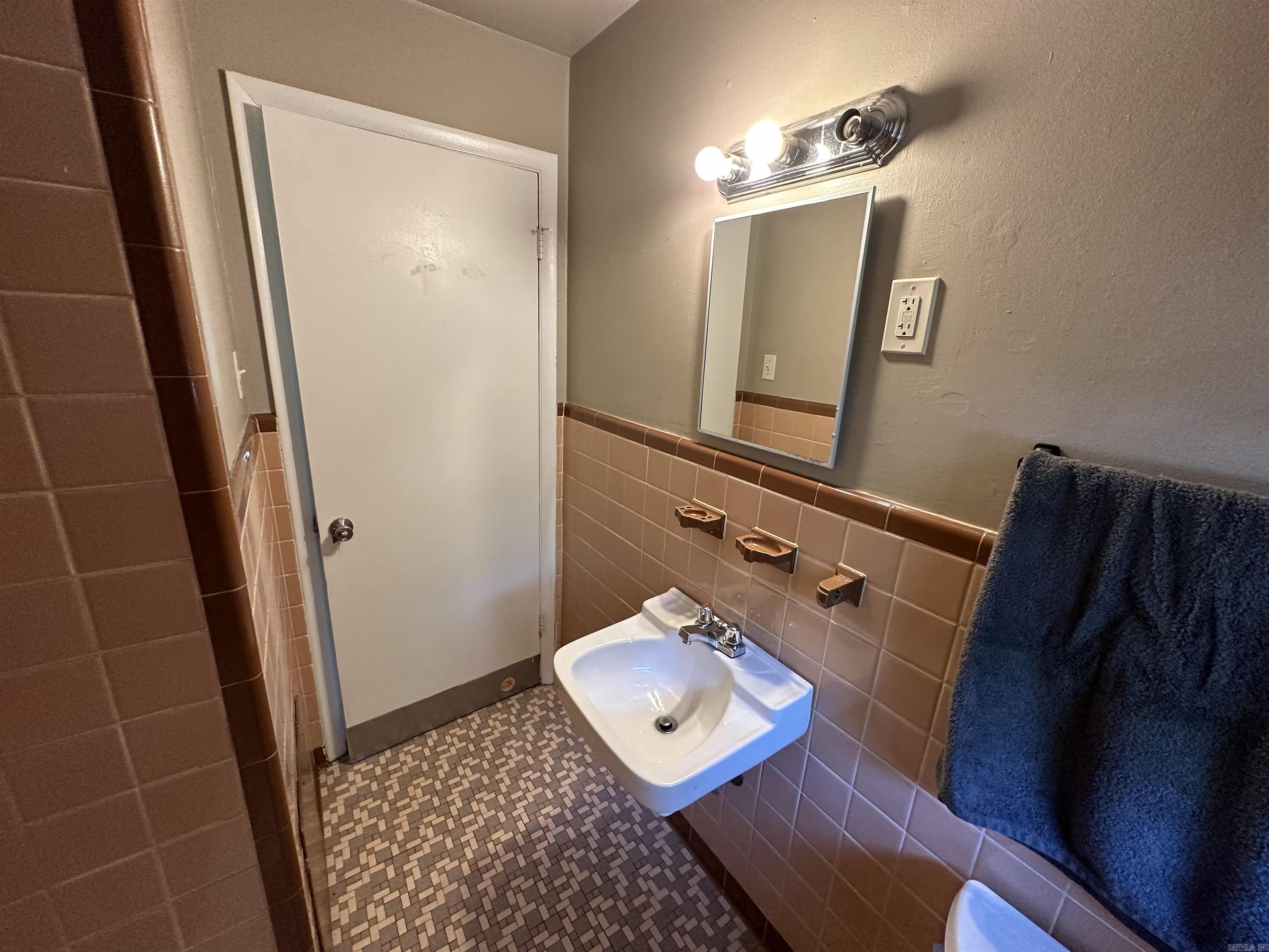 West Markham Heights - Residential Lease