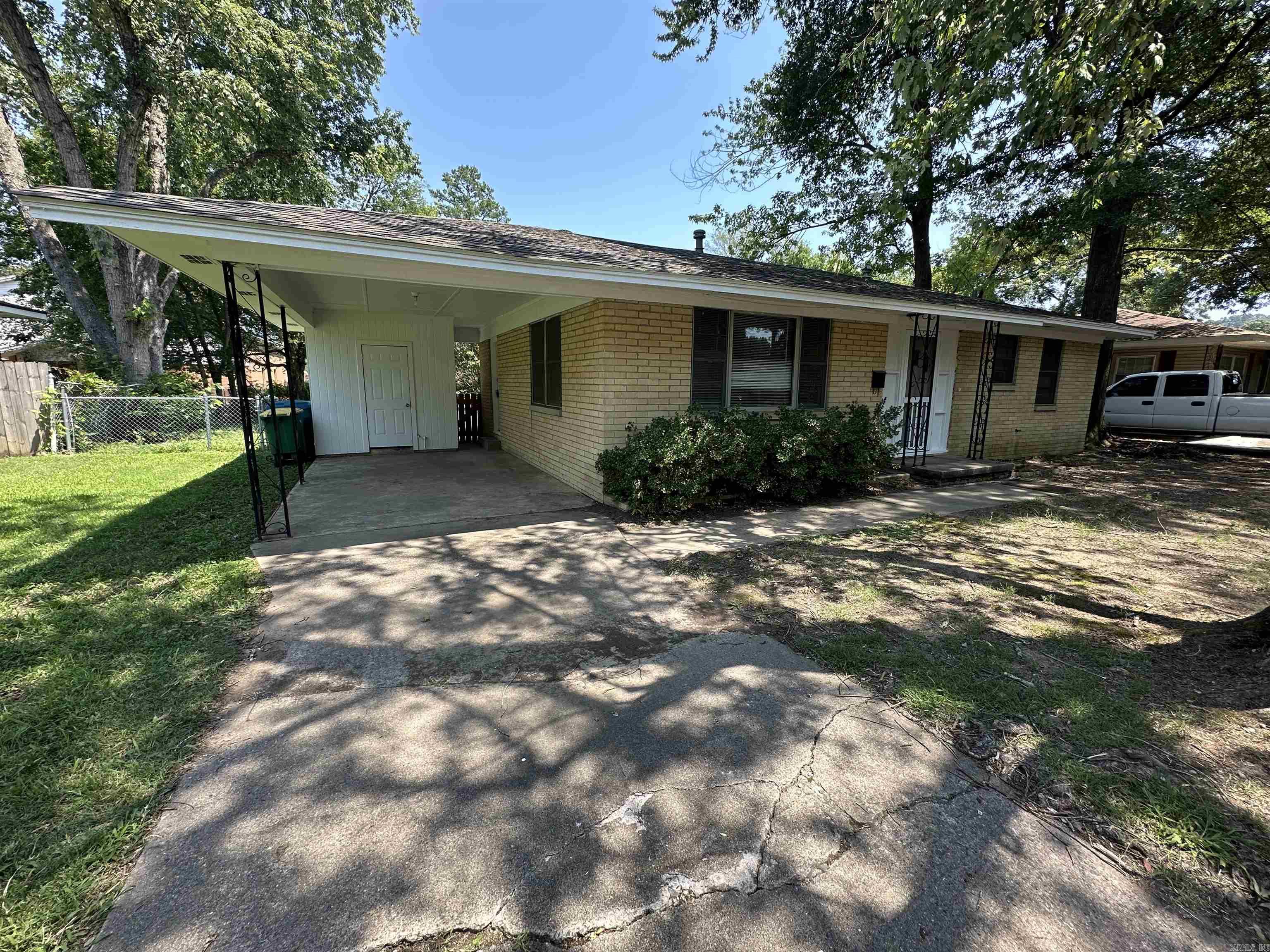 West Markham Heights - Residential Lease