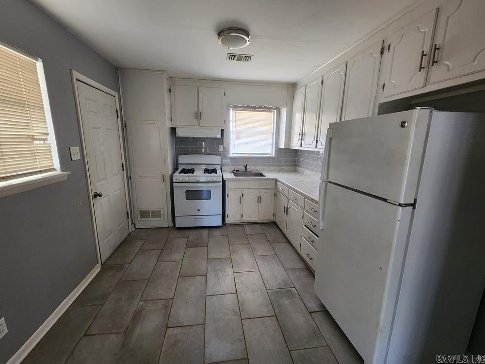 MEADOW PARK - Residential