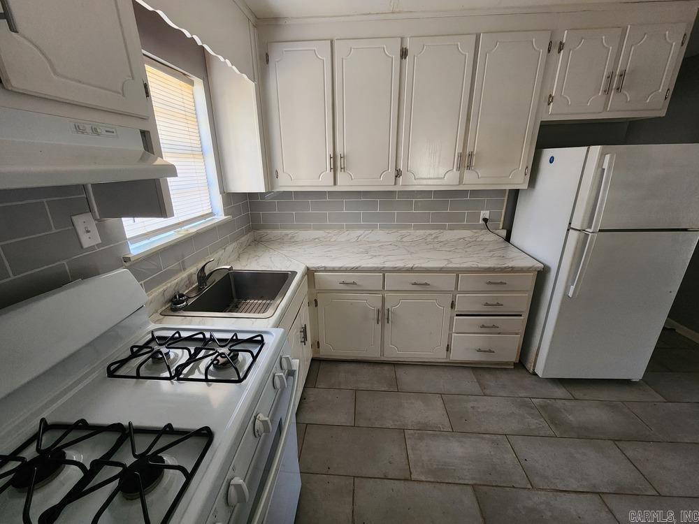 MEADOW PARK - Residential