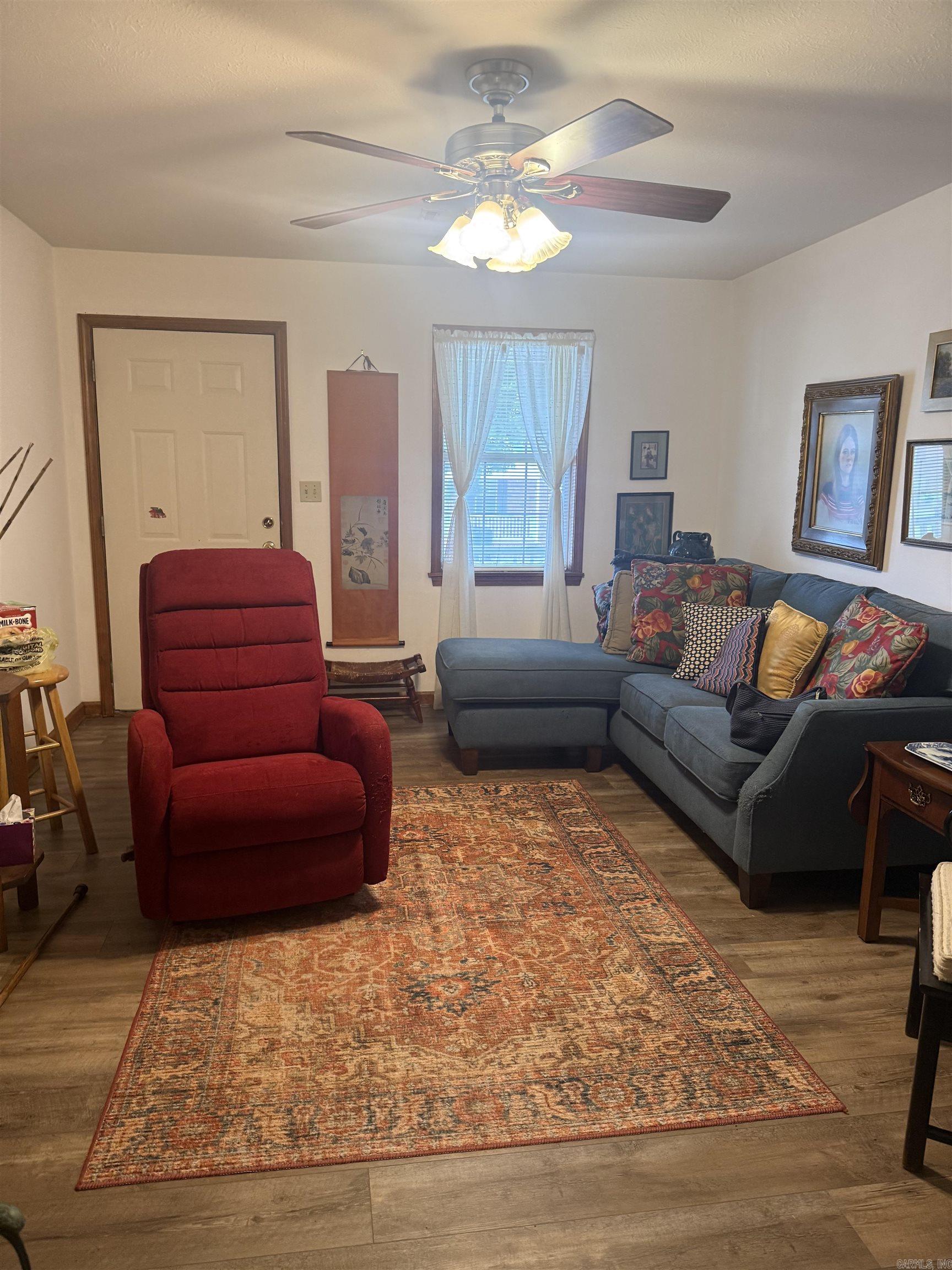 RIVER OAKS COMMONS - Residential