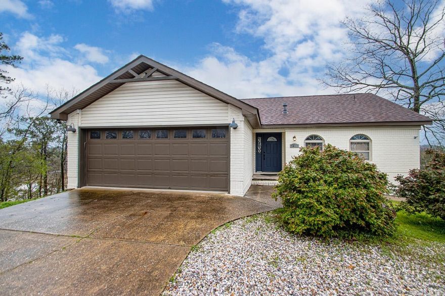 Beautifully updated house on a main channel of Lake Hamilton. Fully furnished and highly successful STR currently. Would make a perfect investment or full time residence. Just minutes off the interstate and convenient to all Hot Springs has to offer. Come see why this is one of the hottest resort towns!