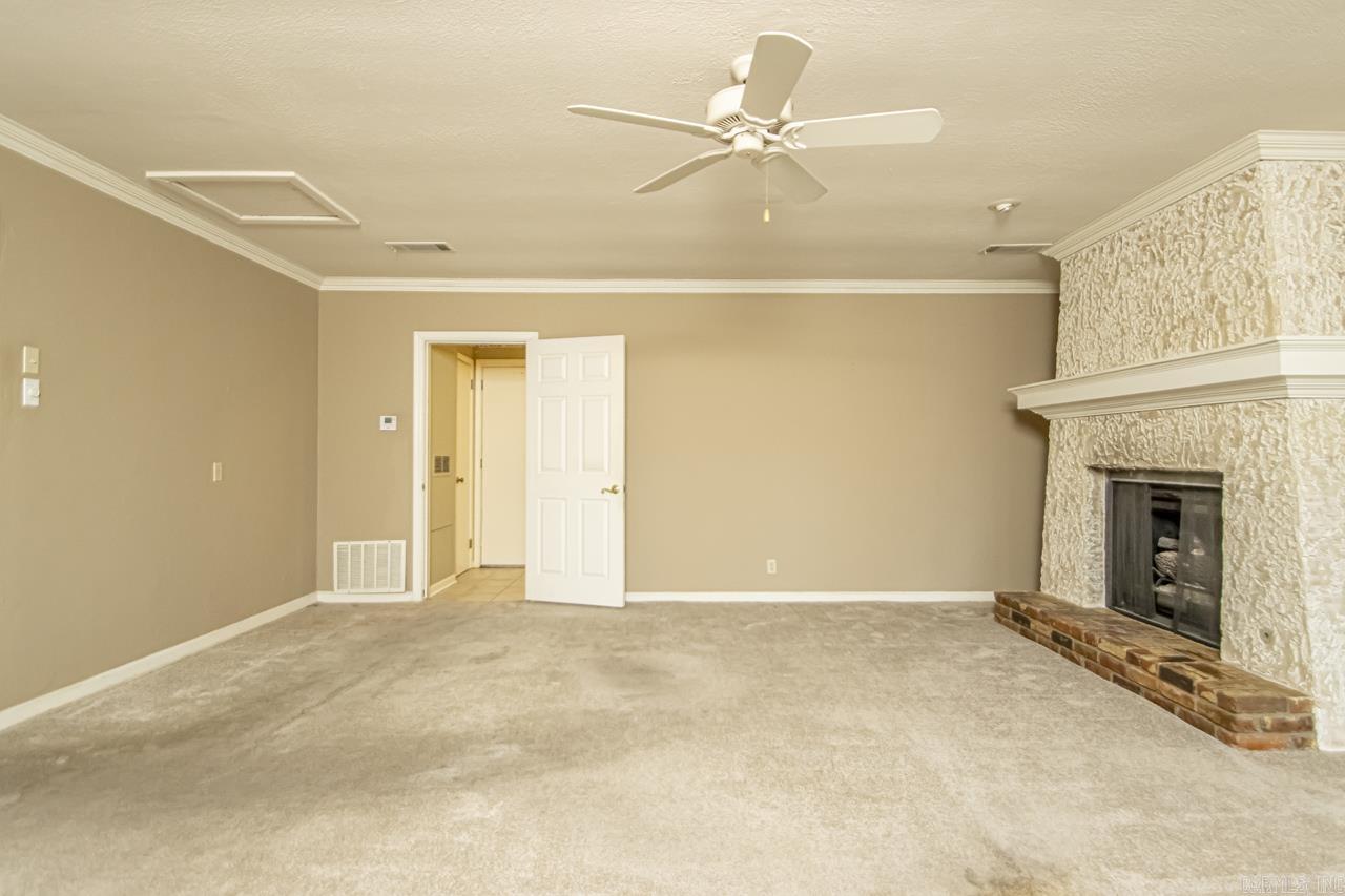 COUNTRY CLUB PARK - Residential