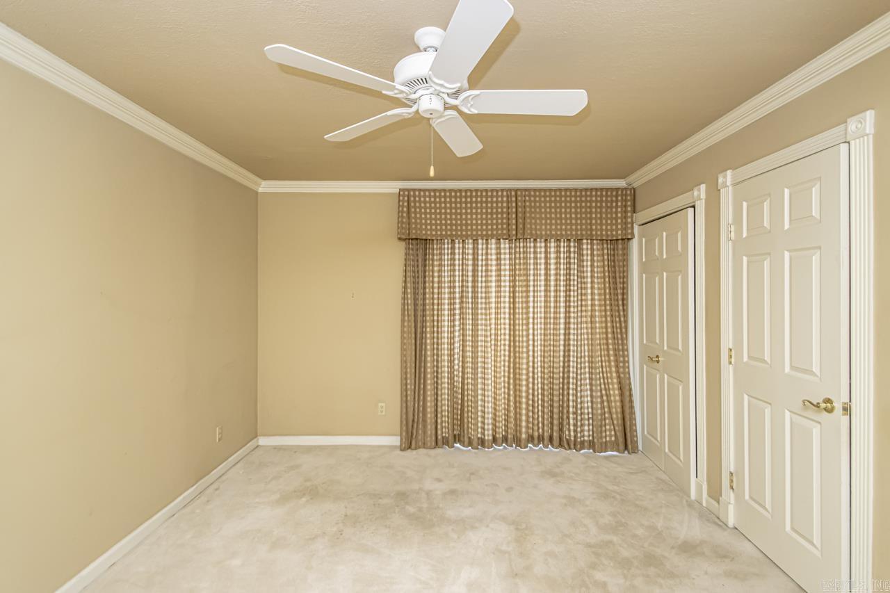 COUNTRY CLUB PARK - Residential