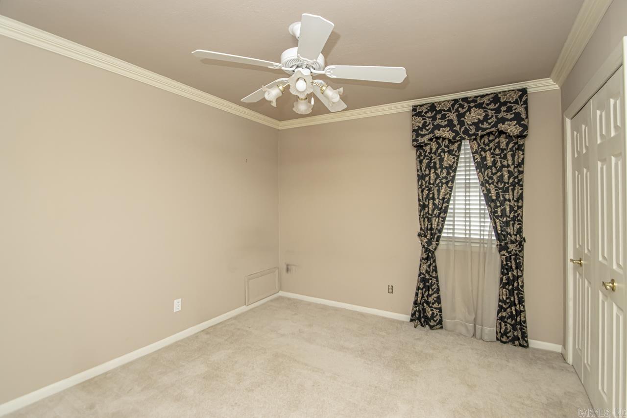 COUNTRY CLUB PARK - Residential