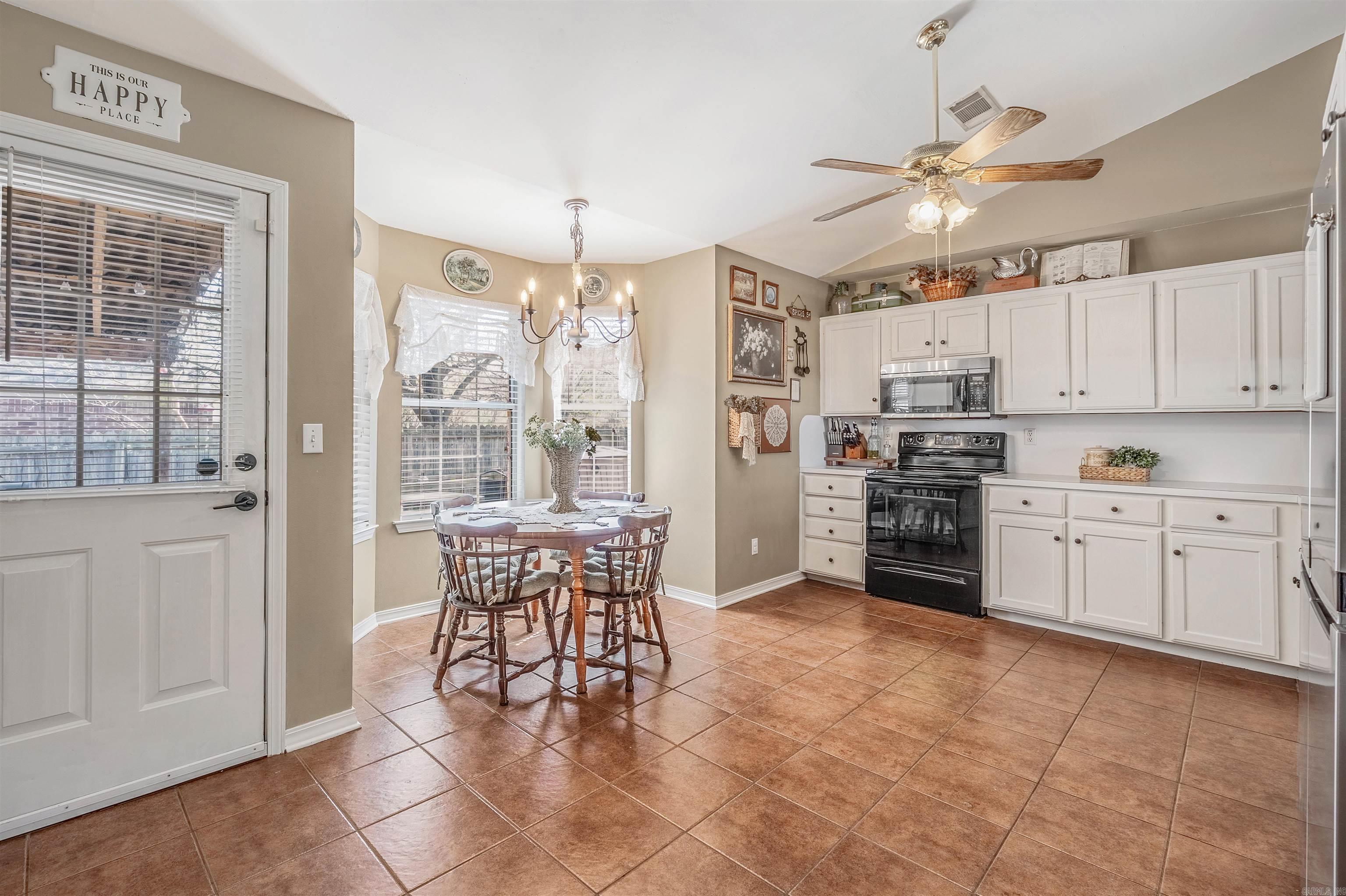 MAGNOLIA POINT - Residential