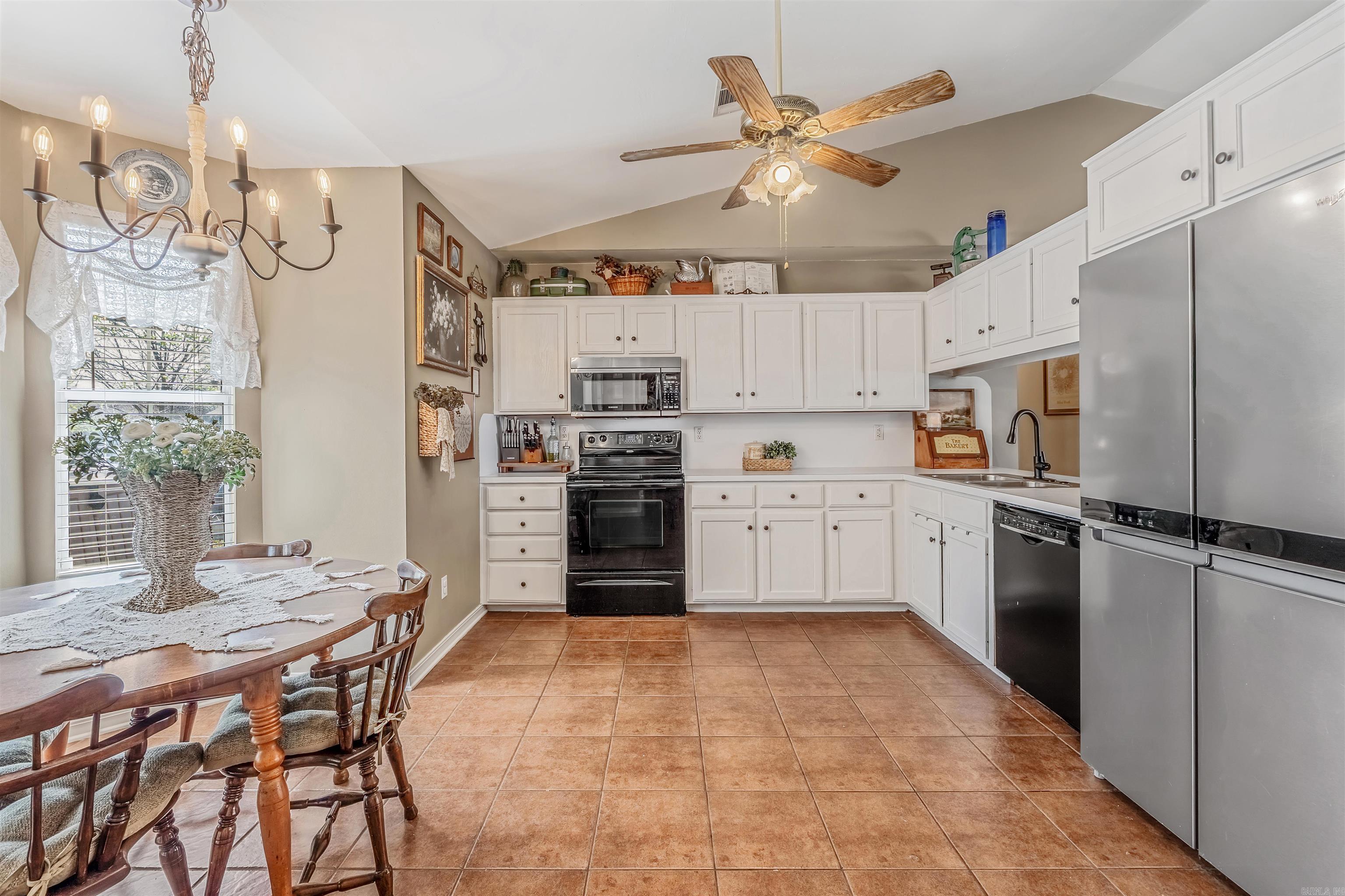 MAGNOLIA POINT - Residential