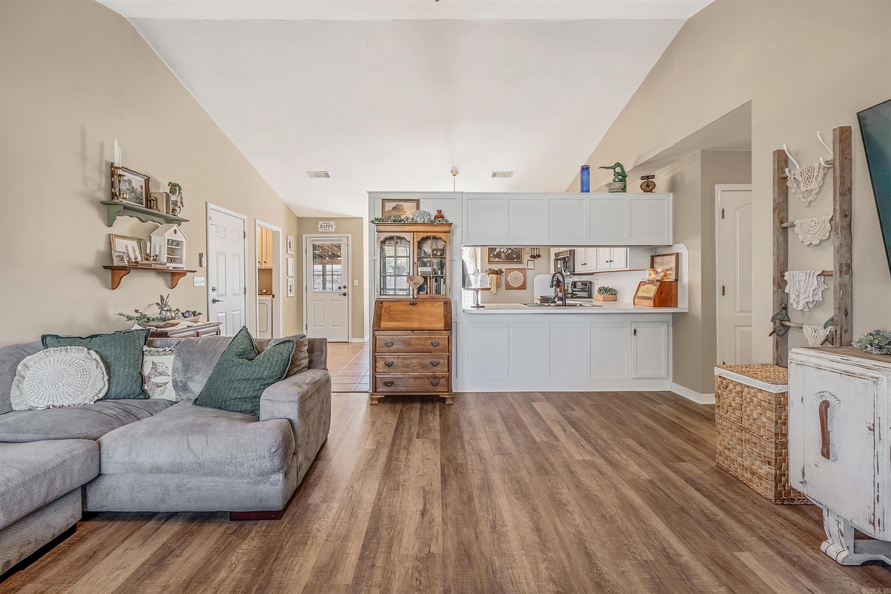 MAGNOLIA POINT - Residential