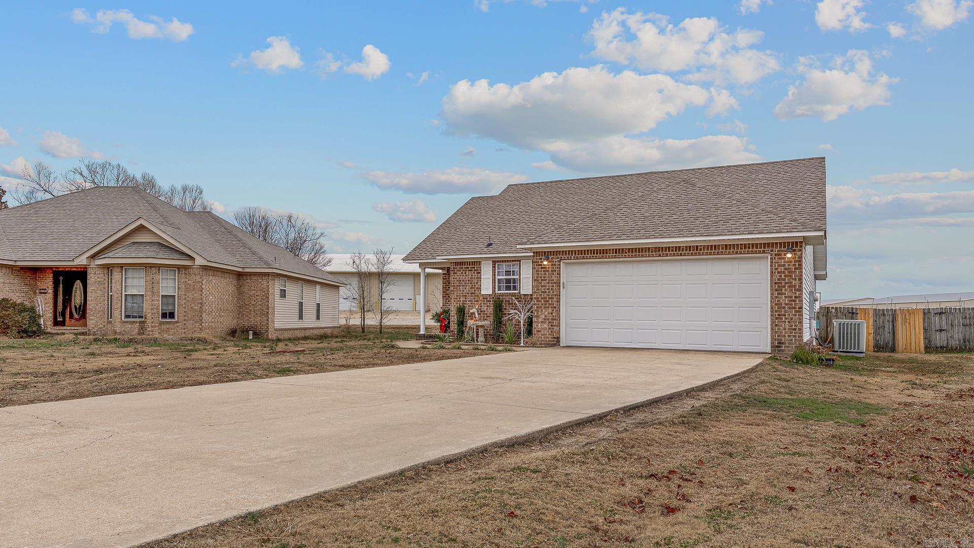 HUNTERS GLEN - Residential