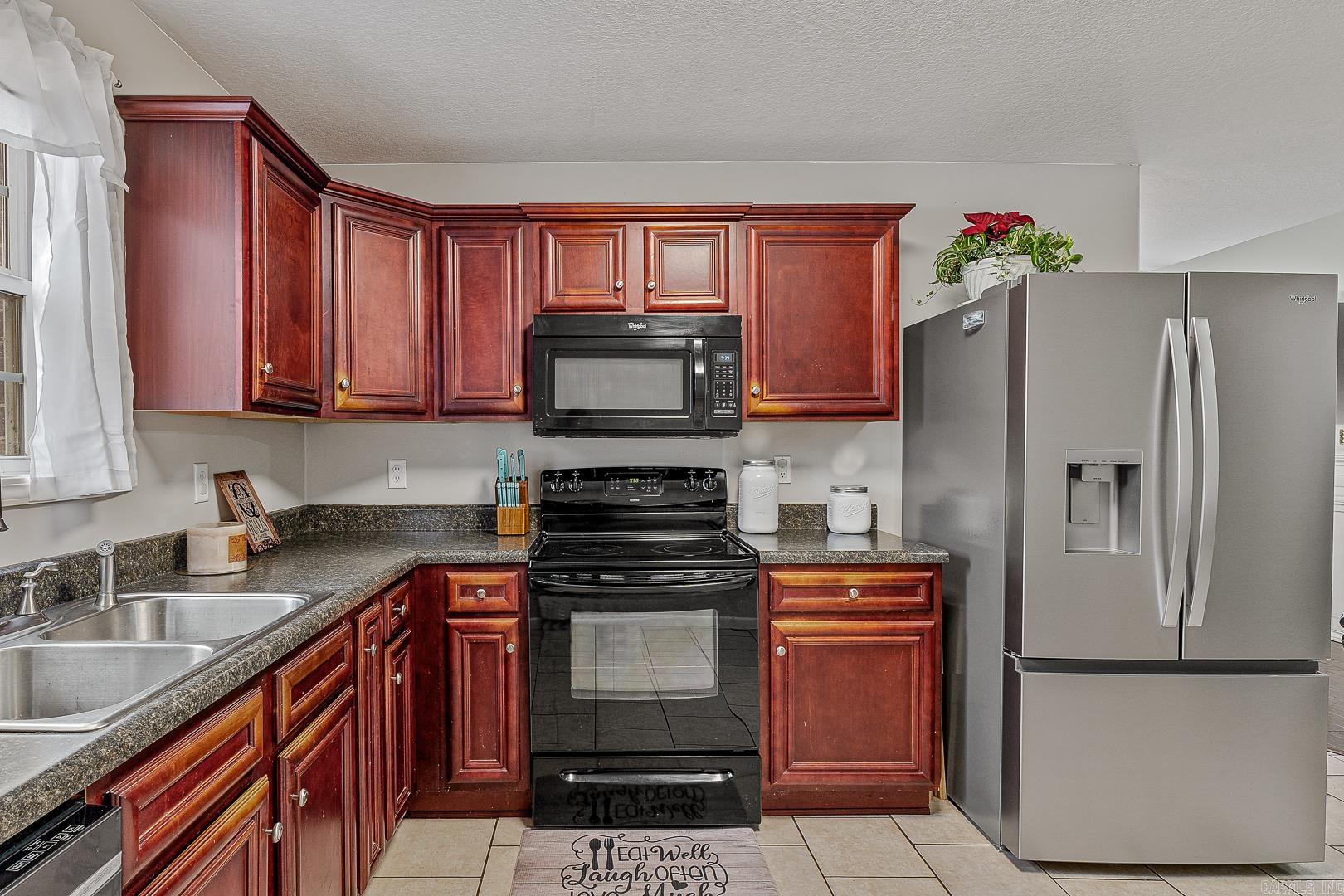 HUNTERS GLEN - Residential