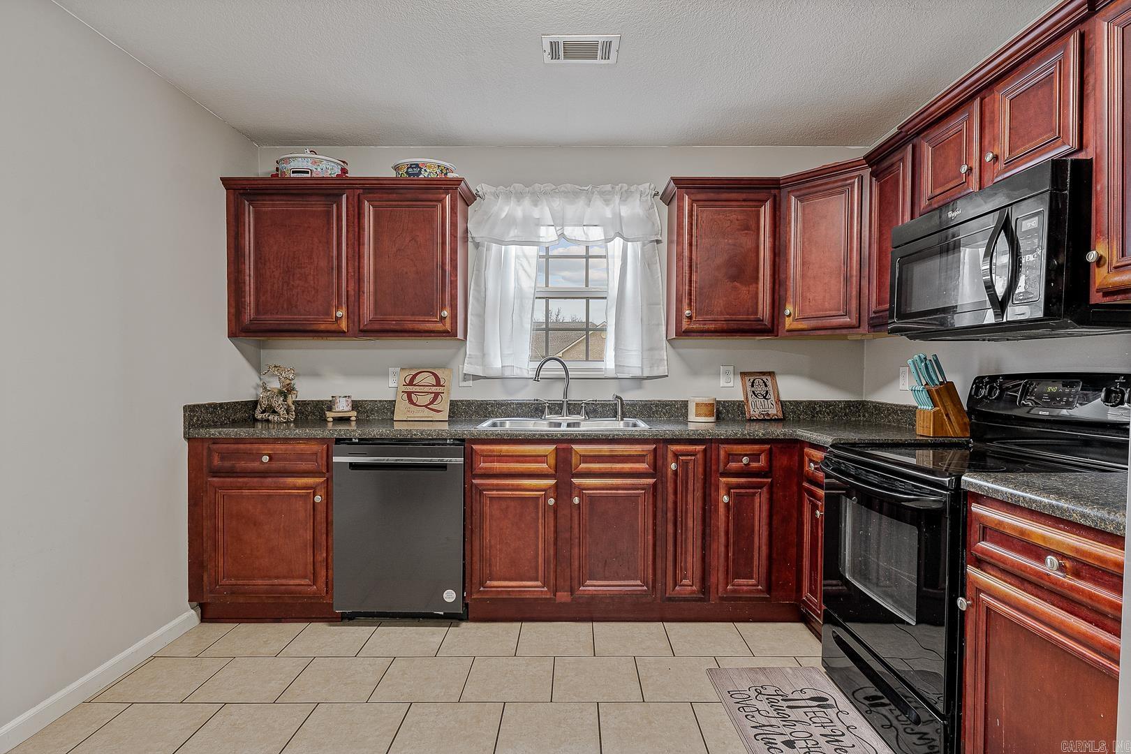 HUNTERS GLEN - Residential