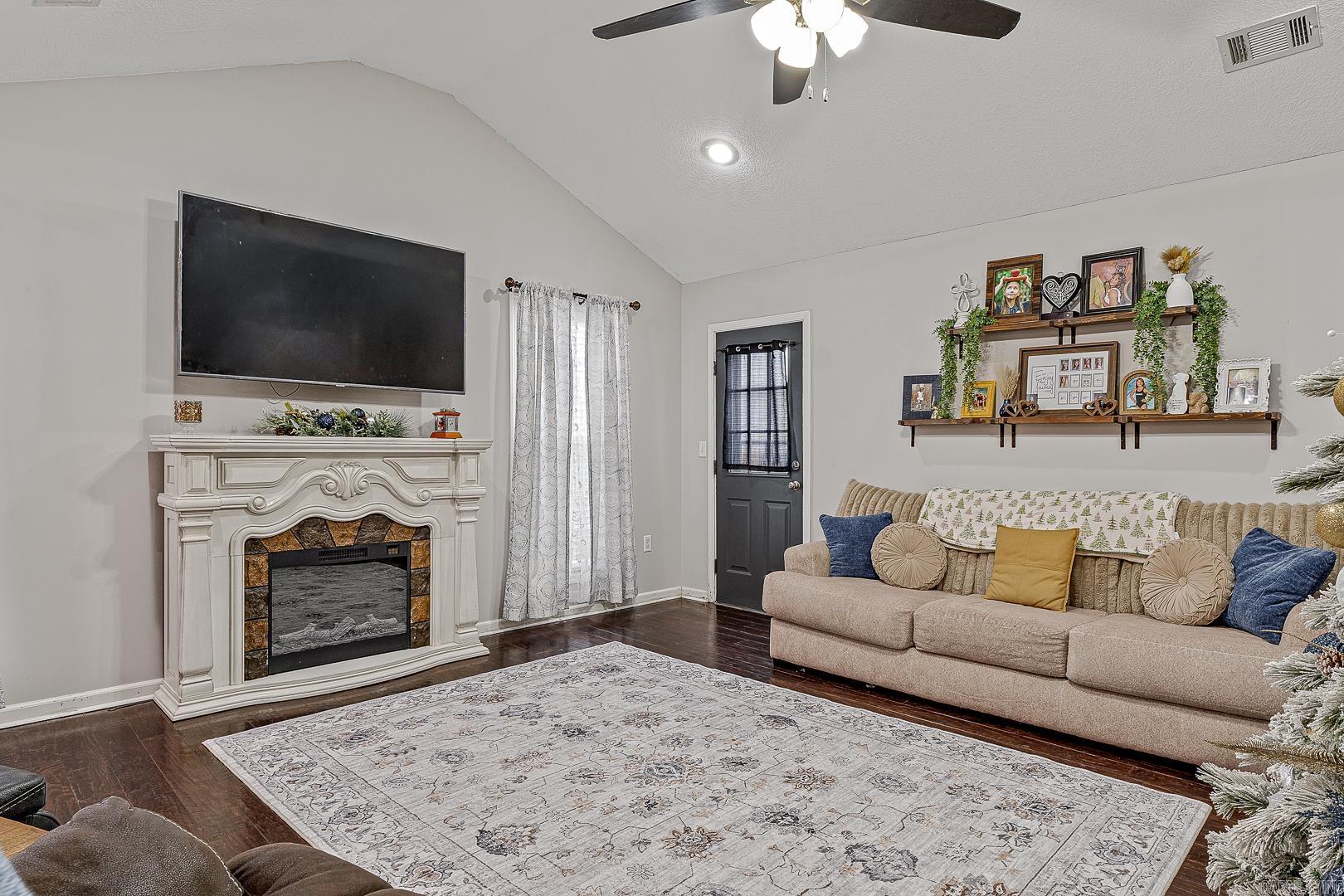 HUNTERS GLEN - Residential