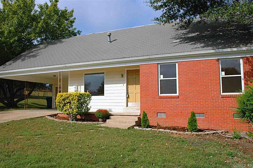 Fantastic renovated home that backs up to private neighborhood park for sale. Walking distance to great restaurants & close to other shopping. Ideally located close to freeway. This home has gleaming refinished hardwood floors (no carpet), updated bathrooms, new lighting & fixtures, 2 living areas, energy efficient windows & fantastic kitchen with granite, tile back-splash & a full suite of stainless steel kitchen appliances. Owner installing new roof. Too many updates to list! Agents see remarks!