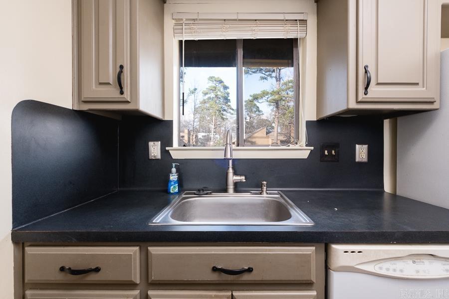 Forest Hills Condos - Residential