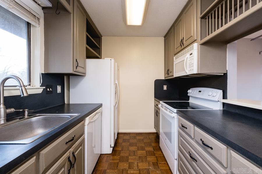 Forest Hills Condos - Residential