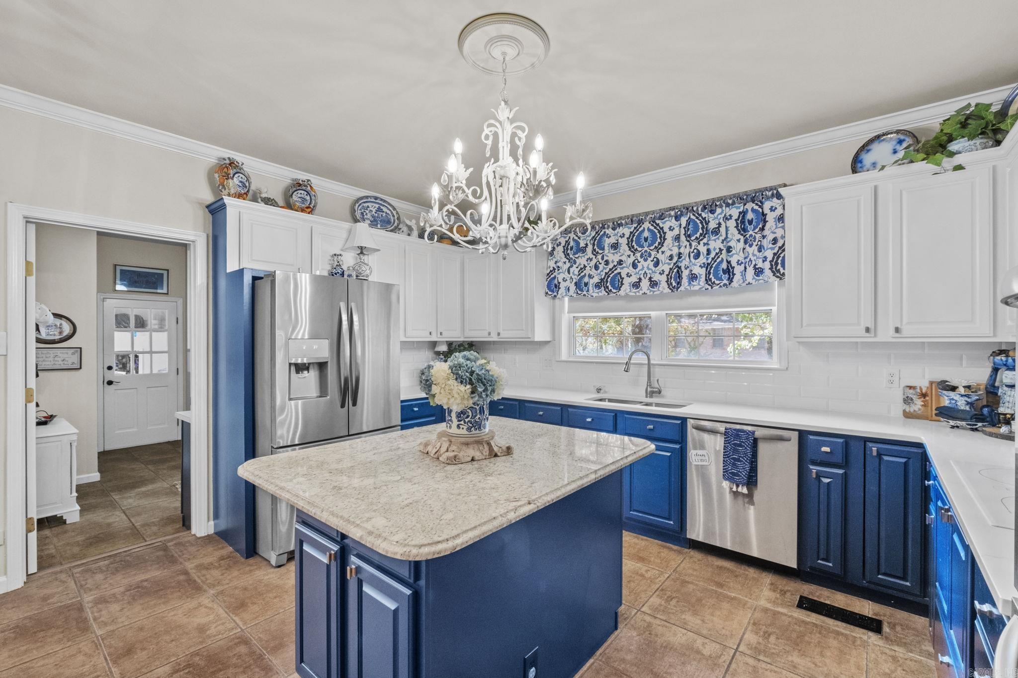 INDIAN HILLS - Residential