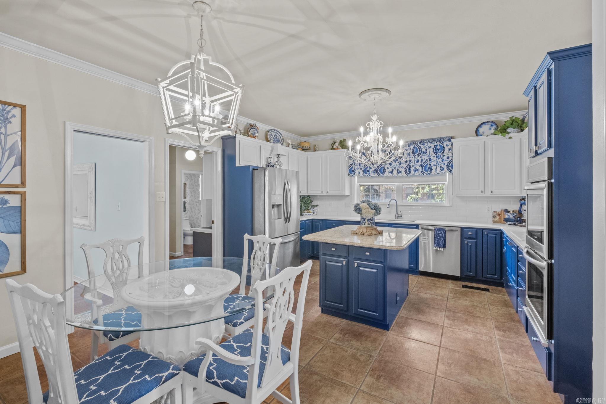 INDIAN HILLS - Residential