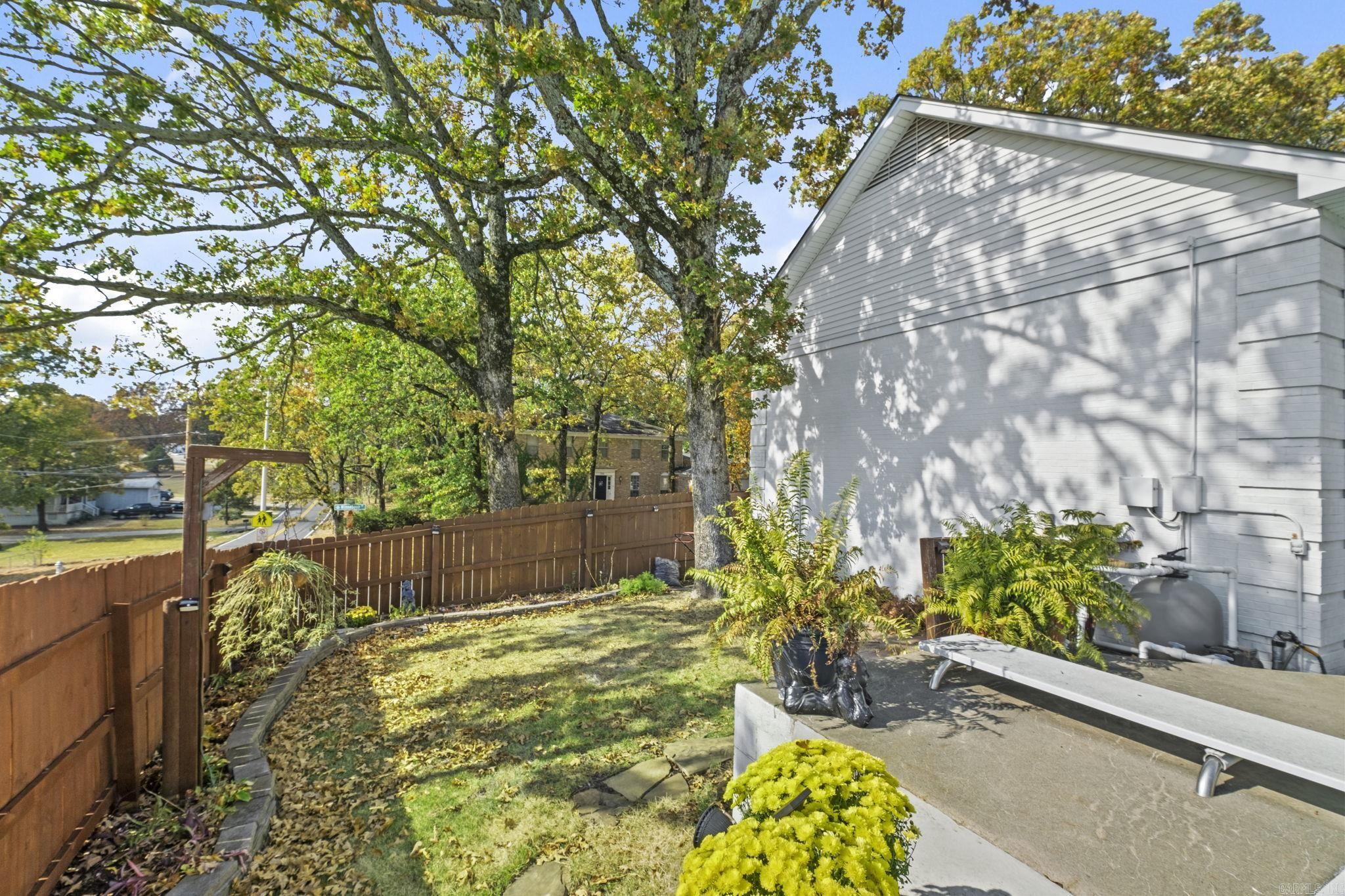 INDIAN HILLS - Residential