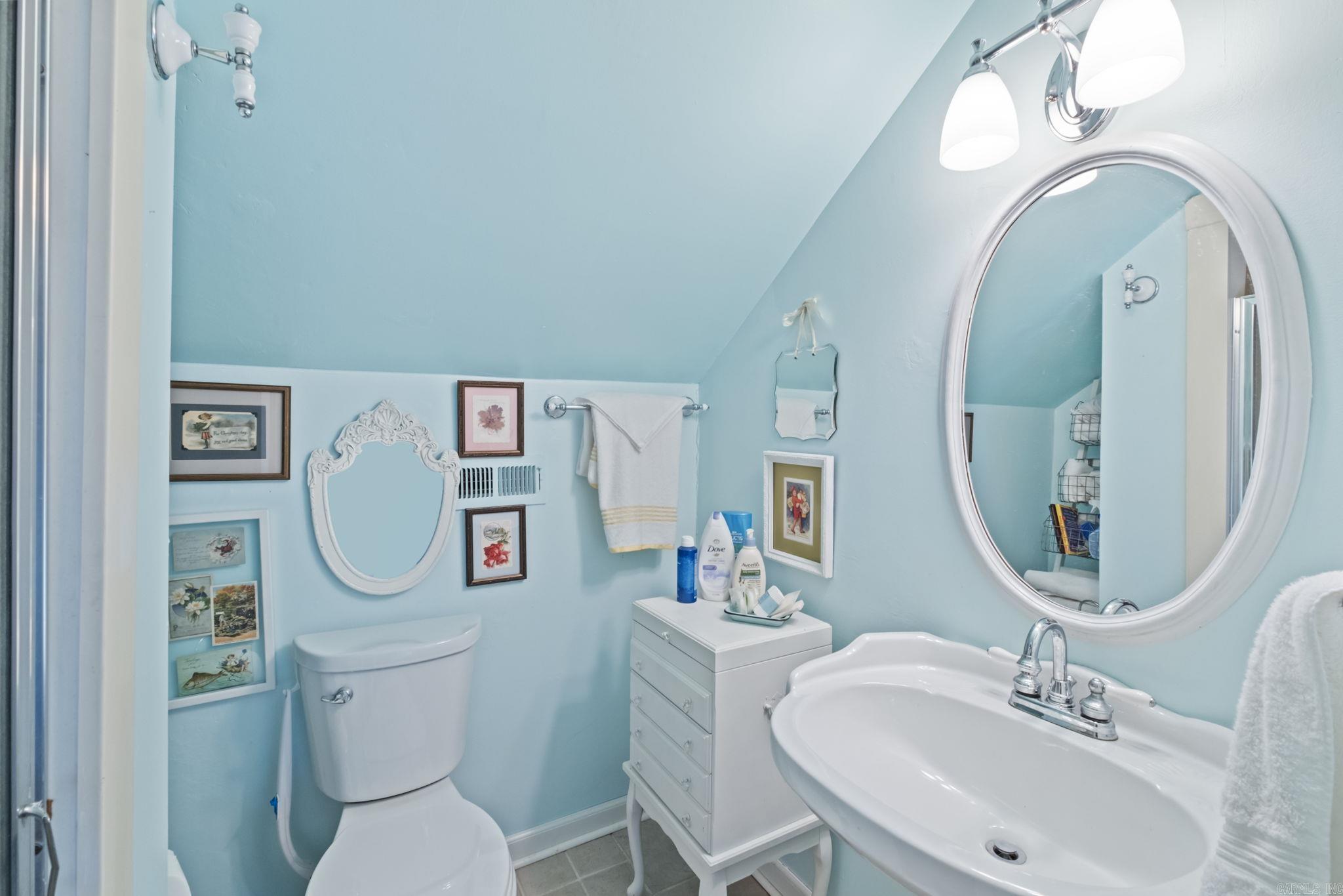 INDIAN HILLS - Residential