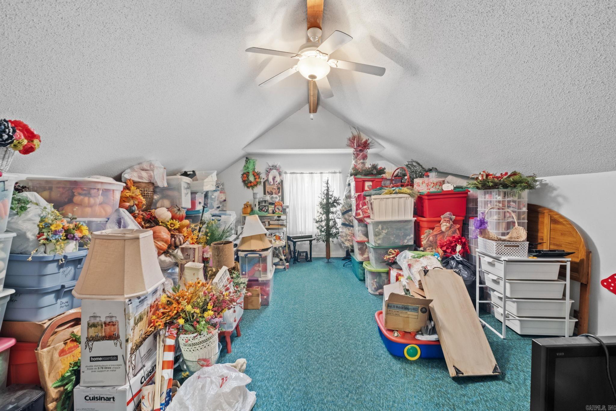 INDIAN HILLS - Residential