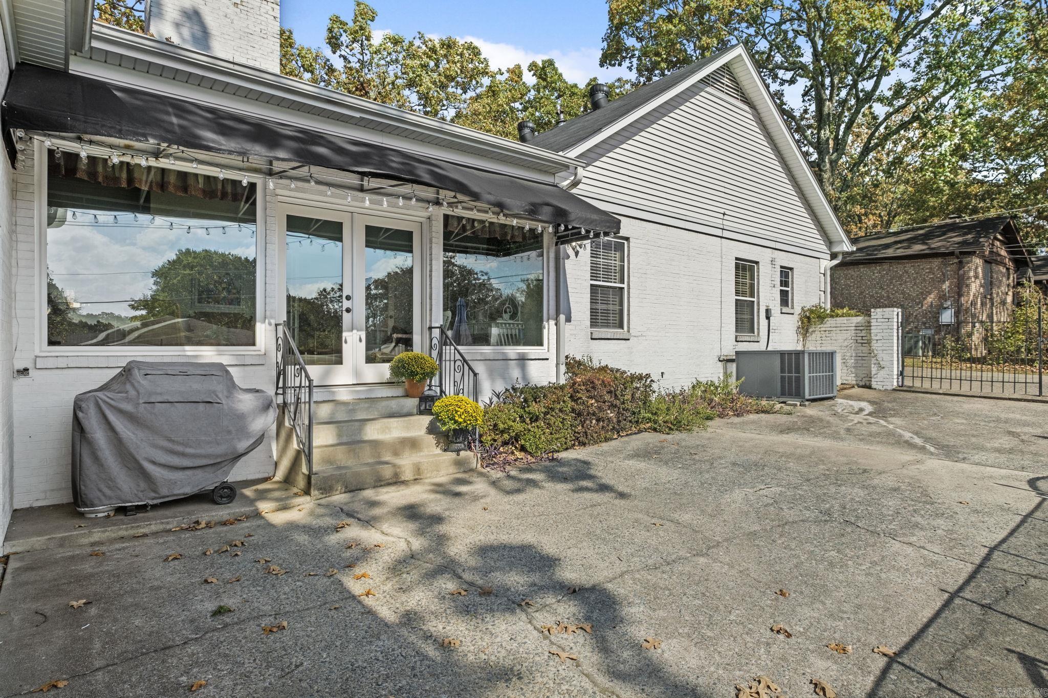 INDIAN HILLS - Residential