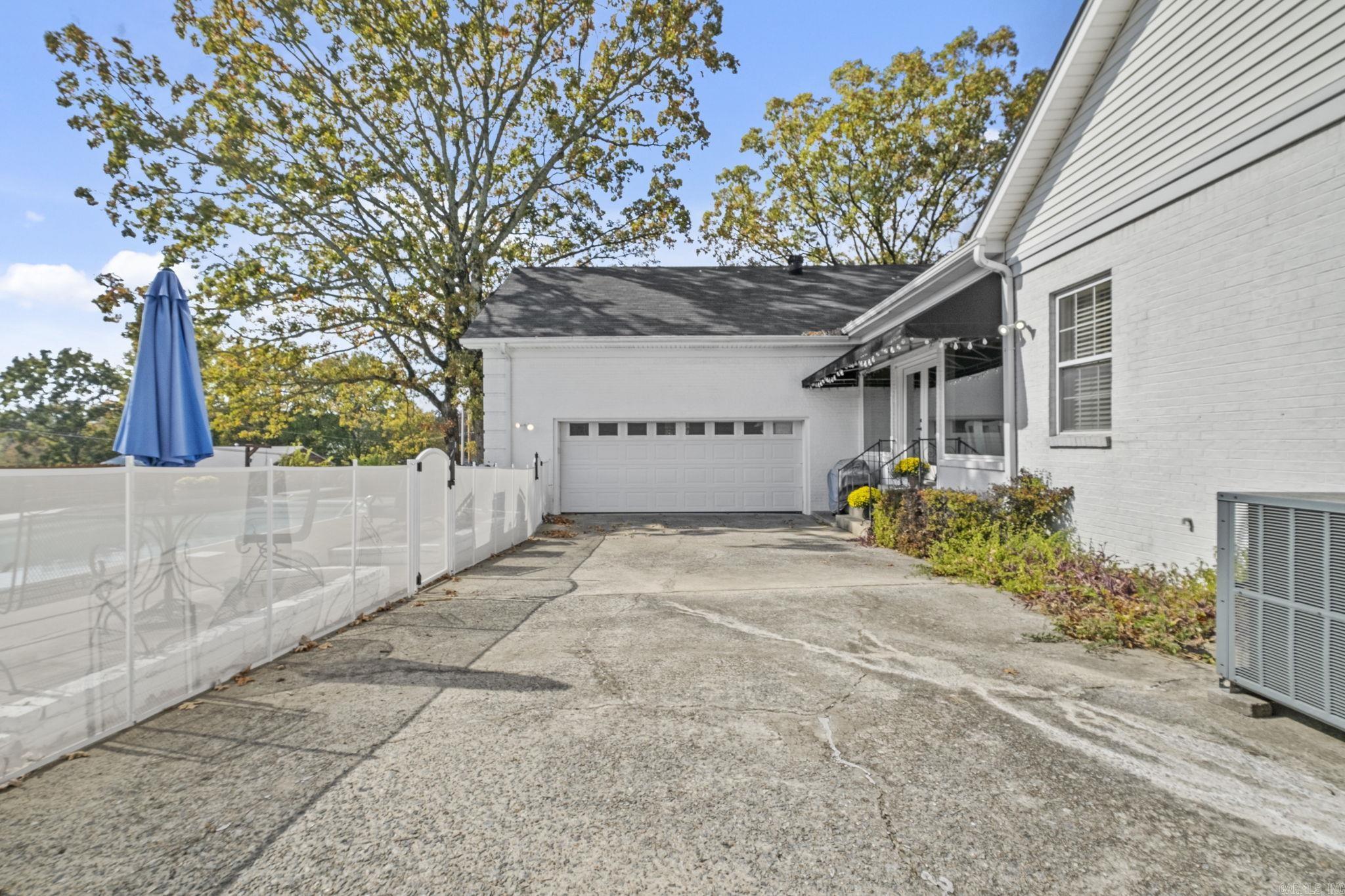 INDIAN HILLS - Residential