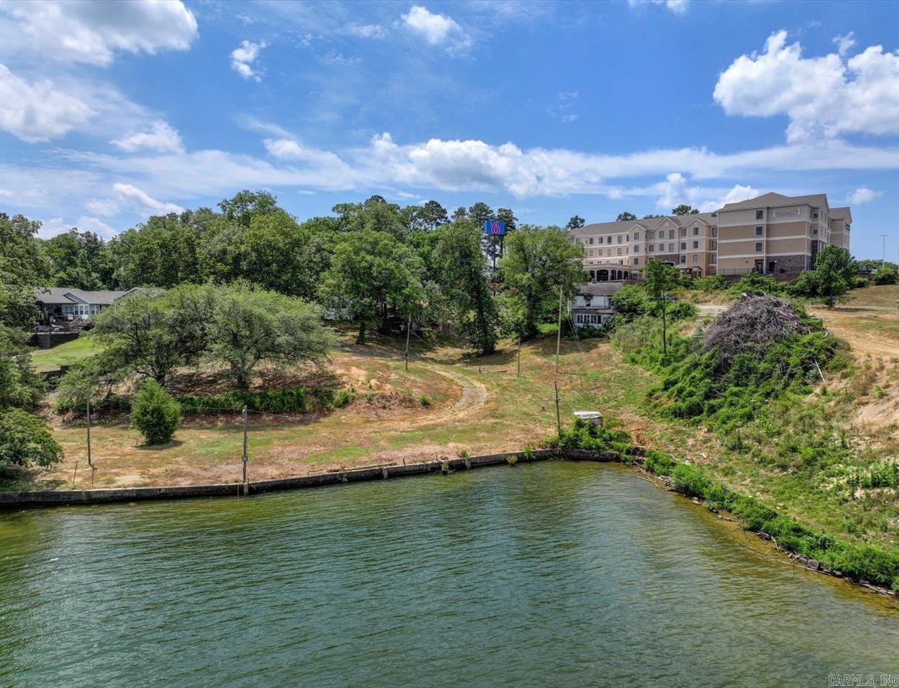 Point Lookout - Commercial Sale