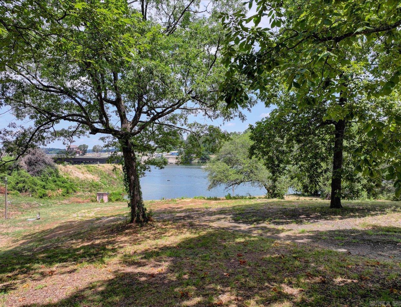 Point Lookout - Commercial Sale